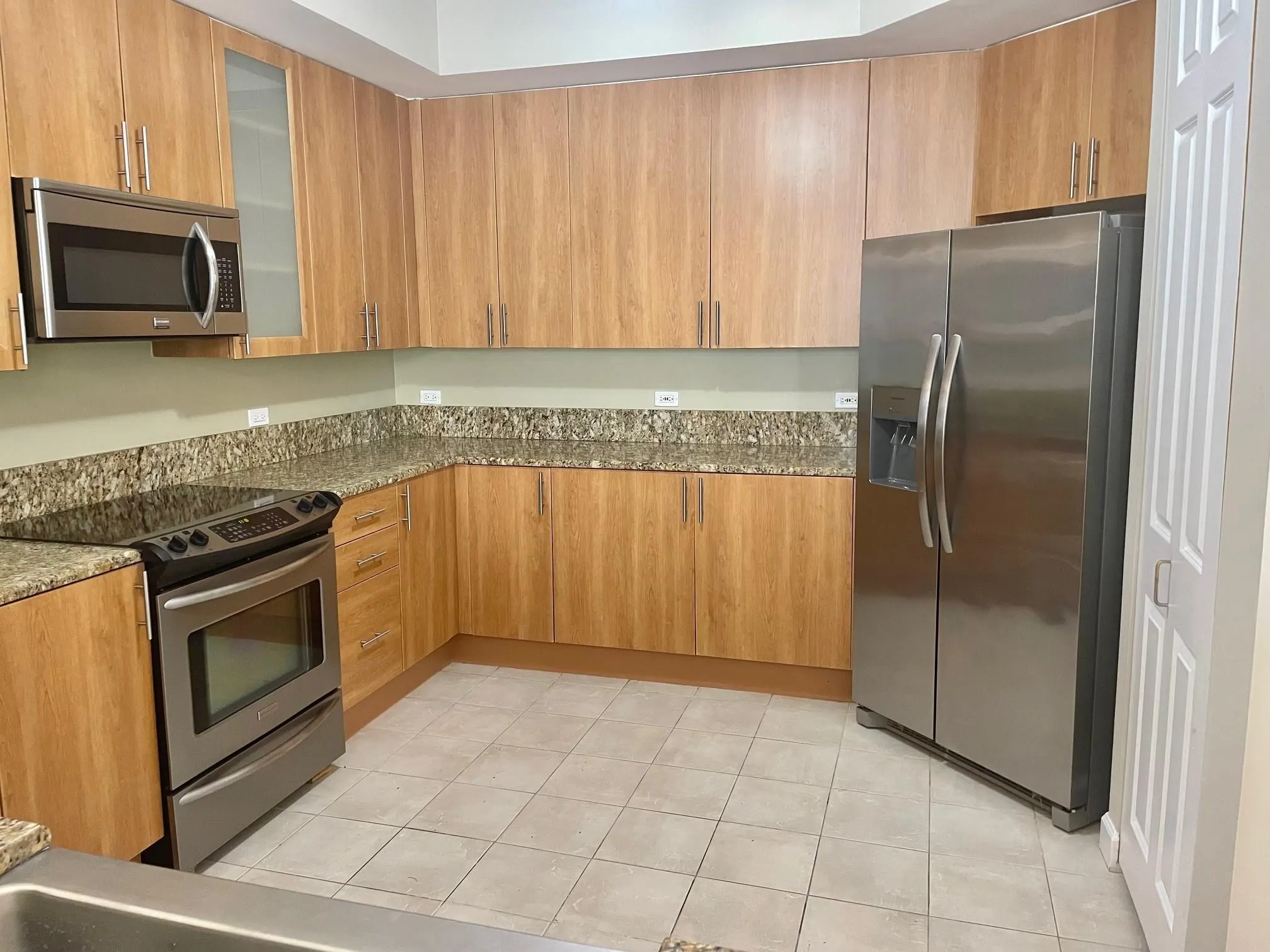 2617 NE 14th Ave, #401