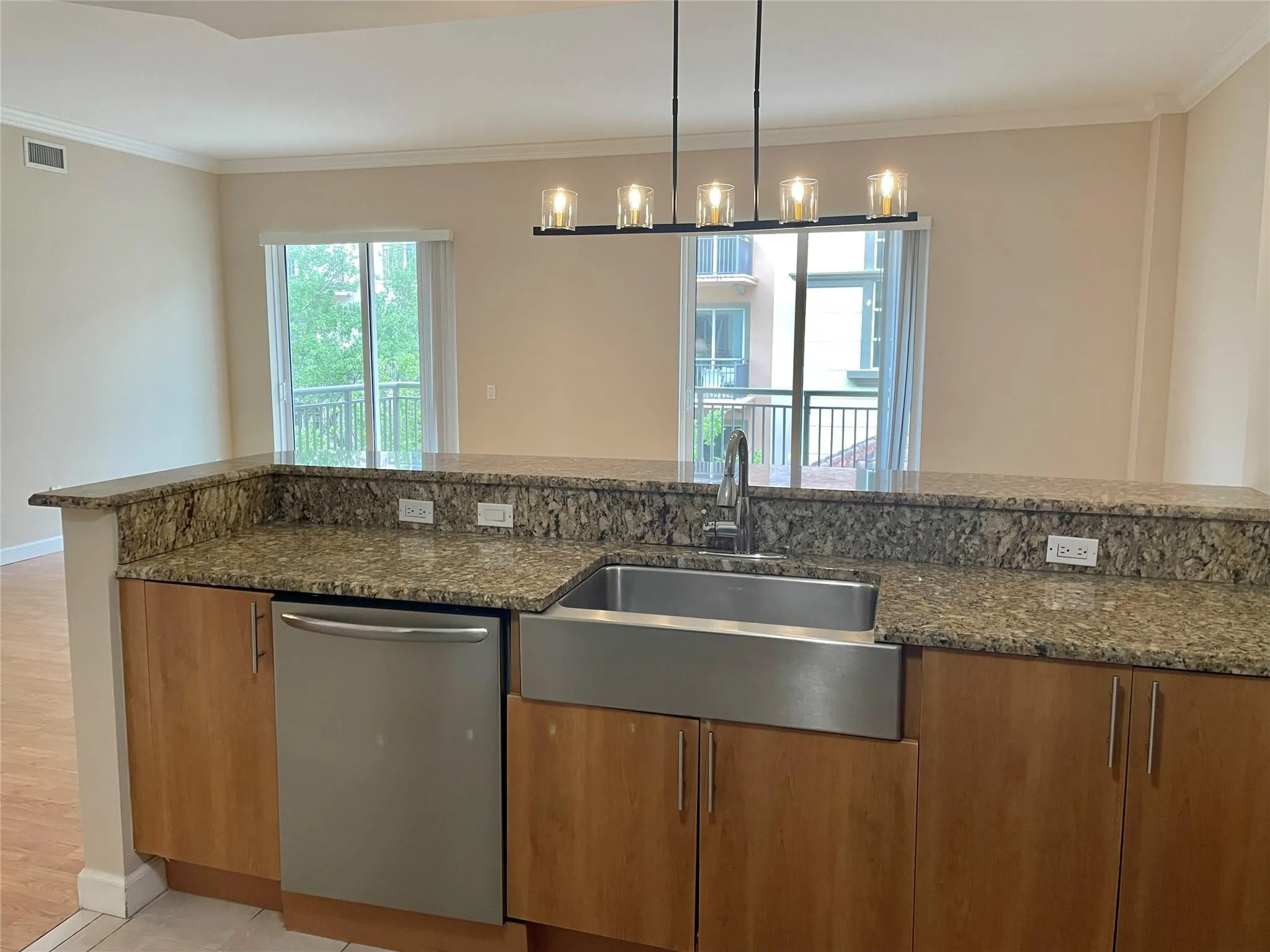 2617 NE 14th Ave, #401