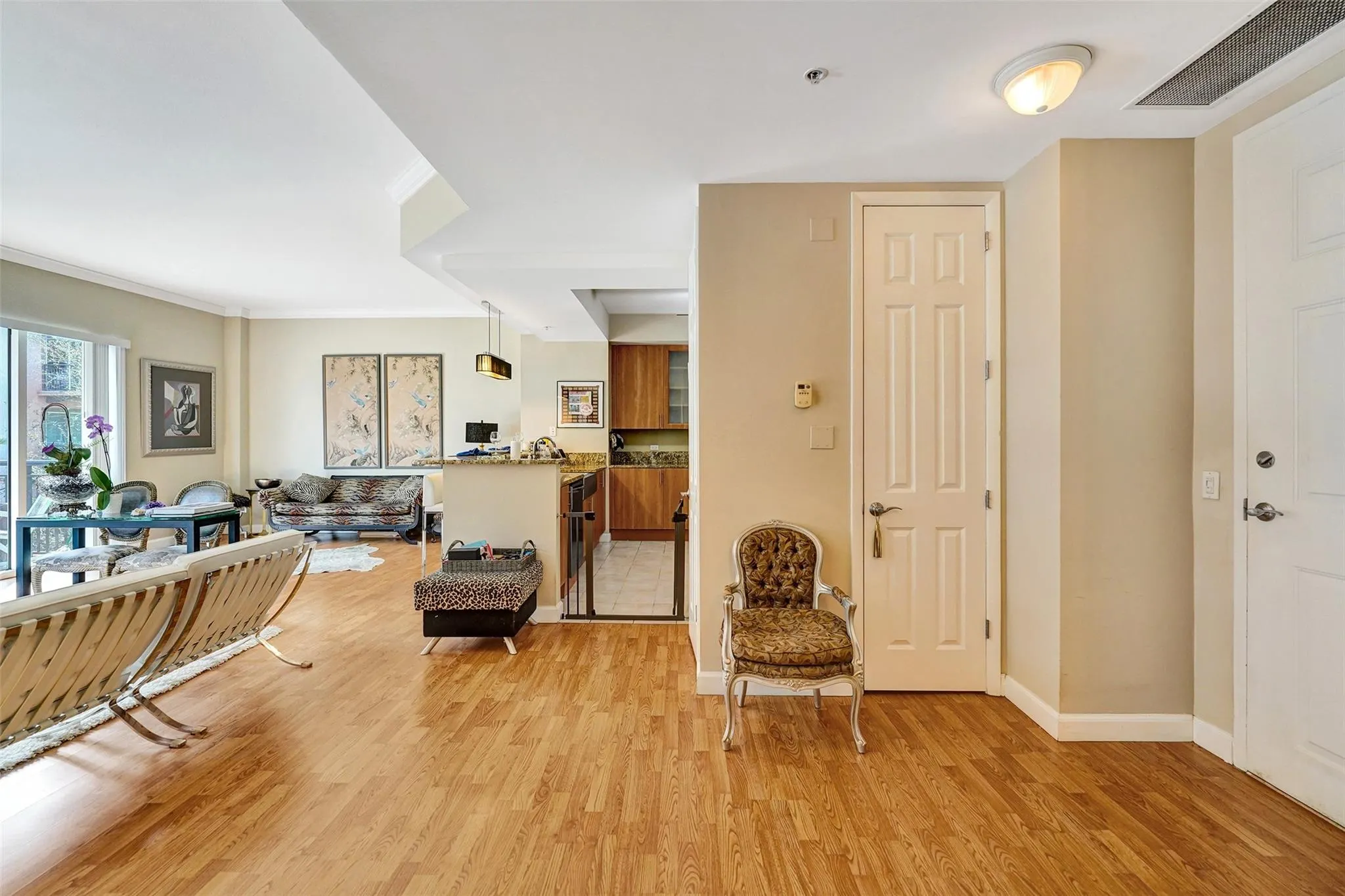 2617 NE 14th Ave, #401