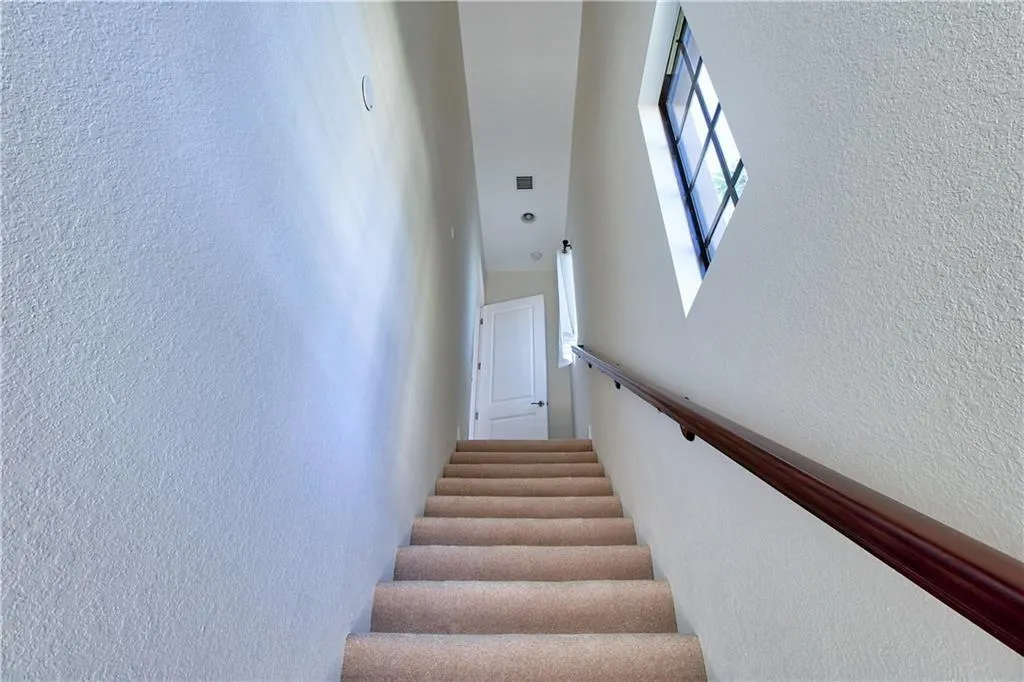 8166 Emerald AVE