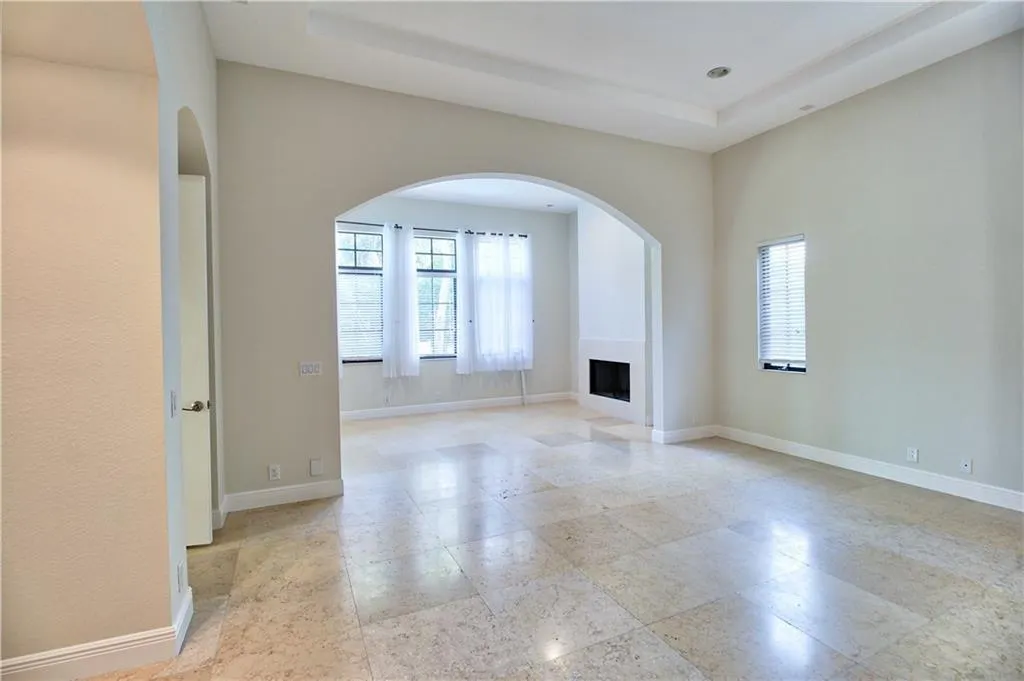 8166 Emerald AVE