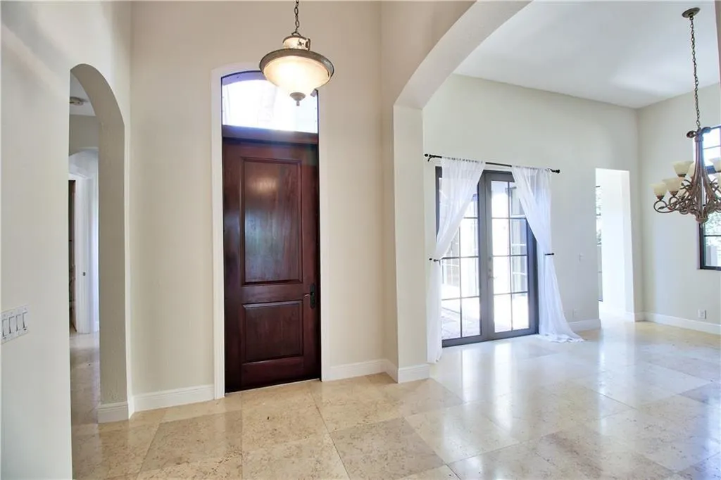 8166 Emerald AVE