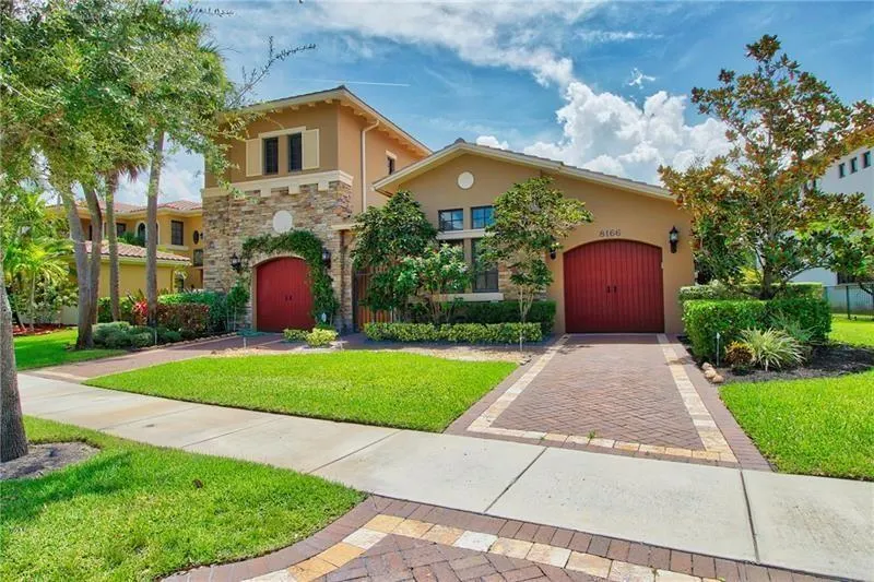 8166 Emerald AVE