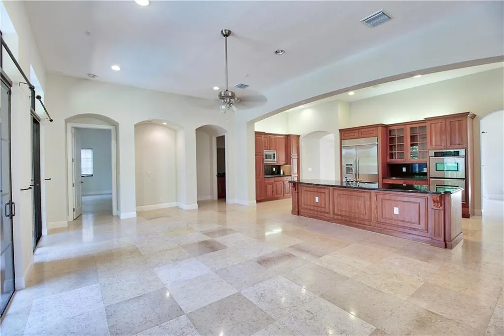 8166 Emerald AVE