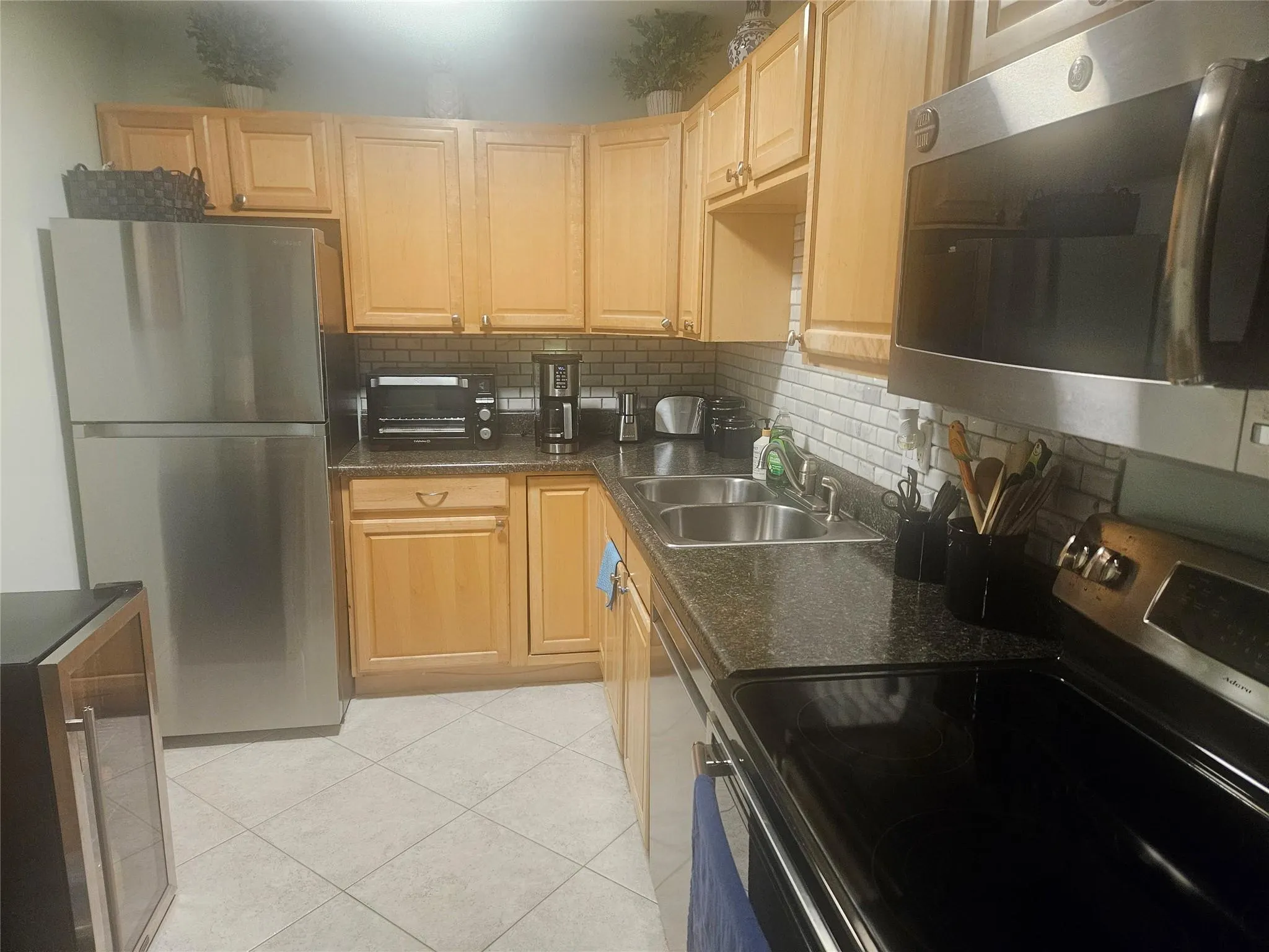 959 SE 2nd Ave, #112