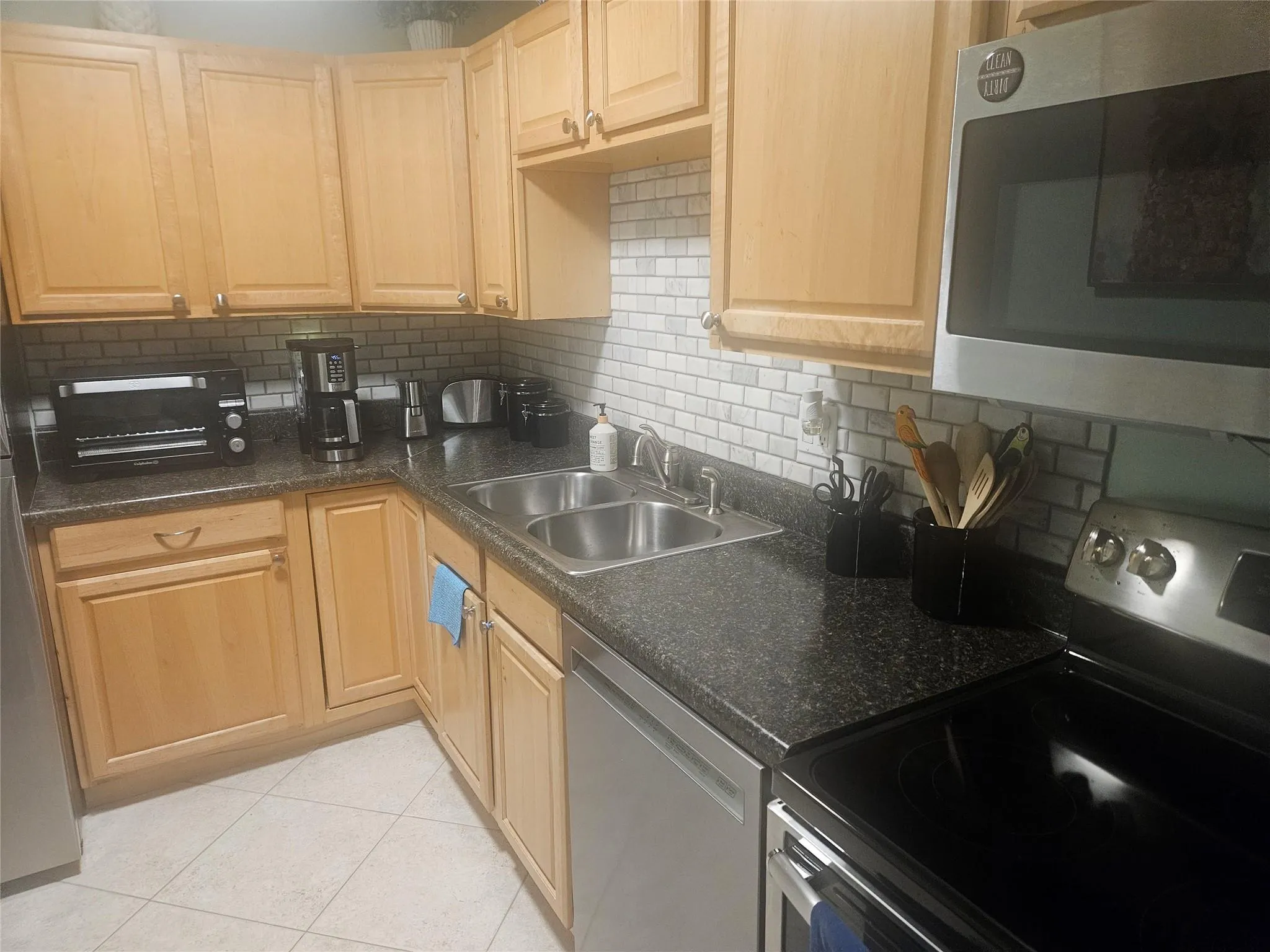 959 SE 2nd Ave, #112