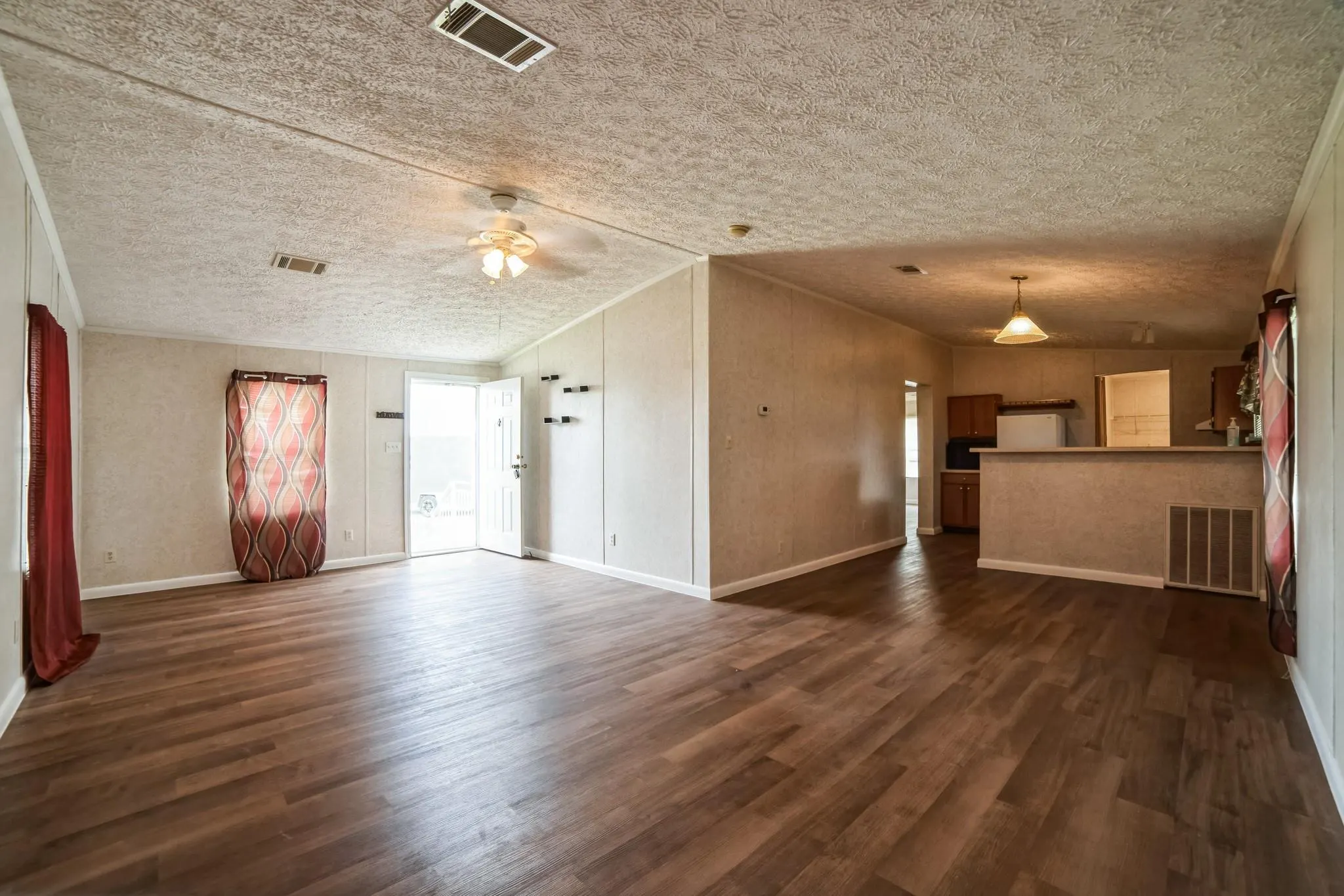1103 Lemon St