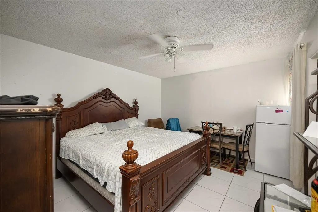 1110 S 29th Ave