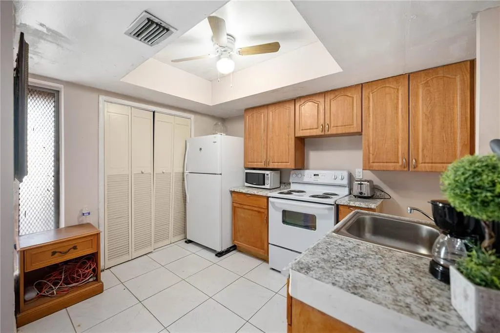 1110 S 29th Ave