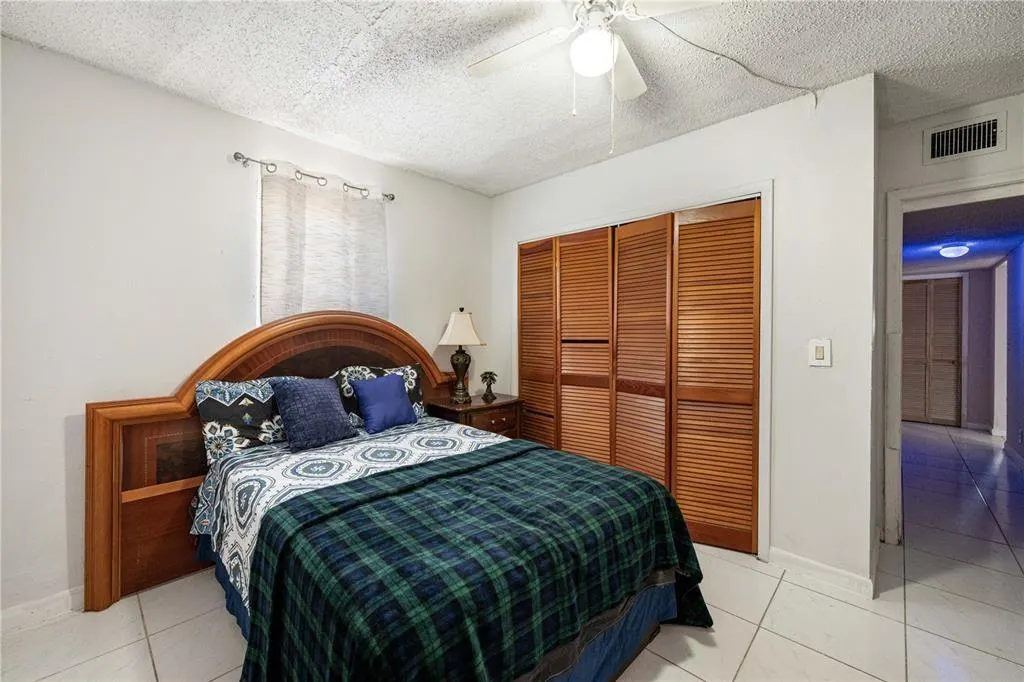 1110 S 29th Ave