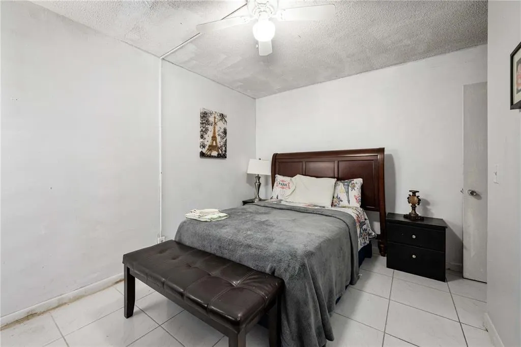 1110 S 29th Ave