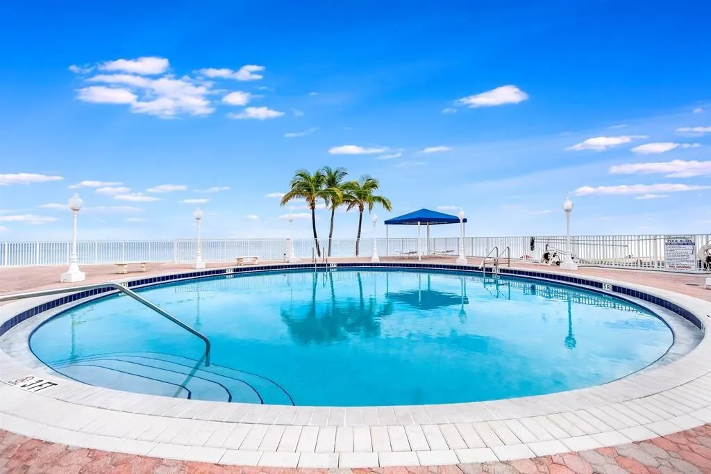 3900 N Ocean Dr, #9C