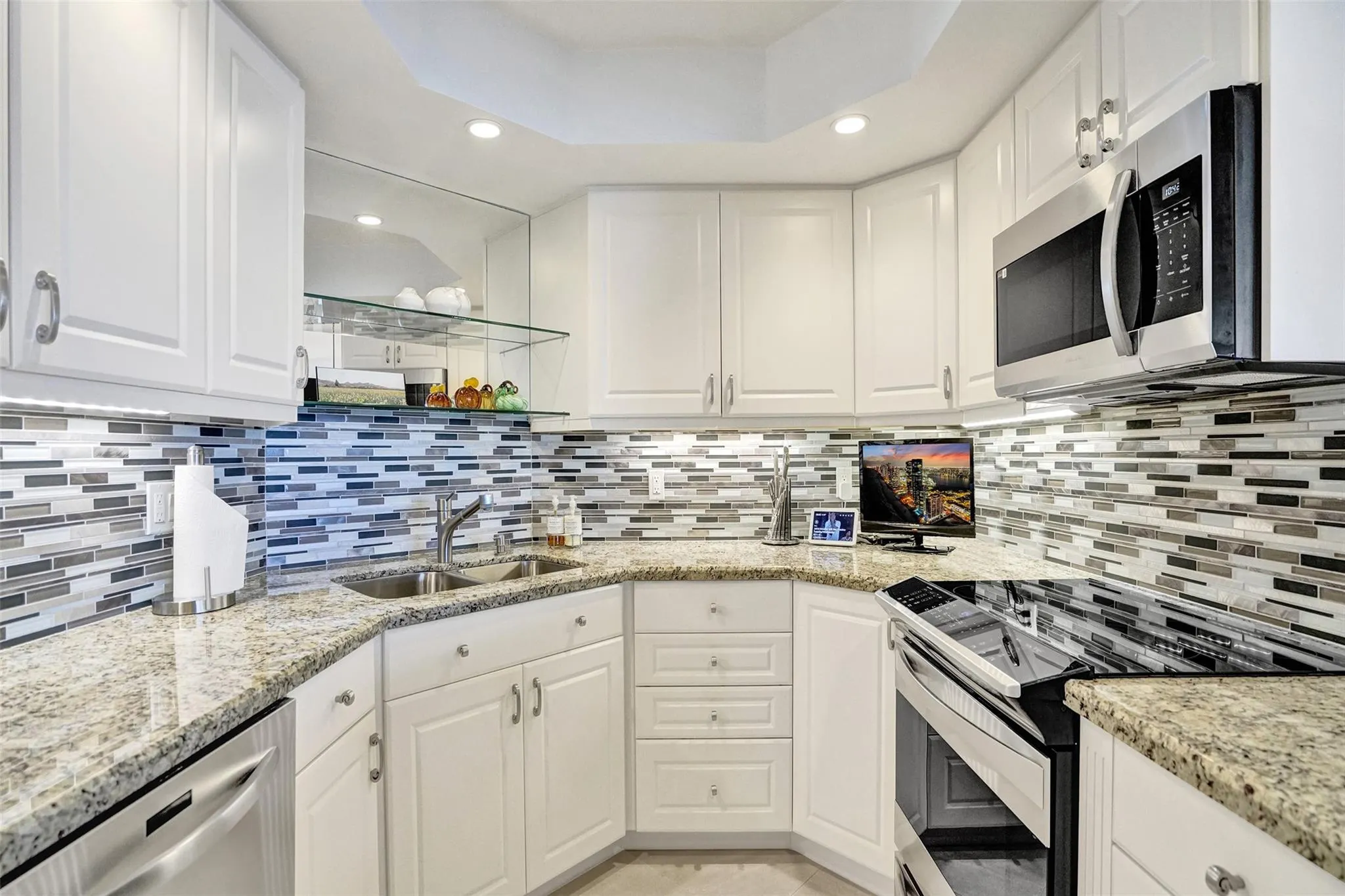 3900 N Ocean Dr, #9C