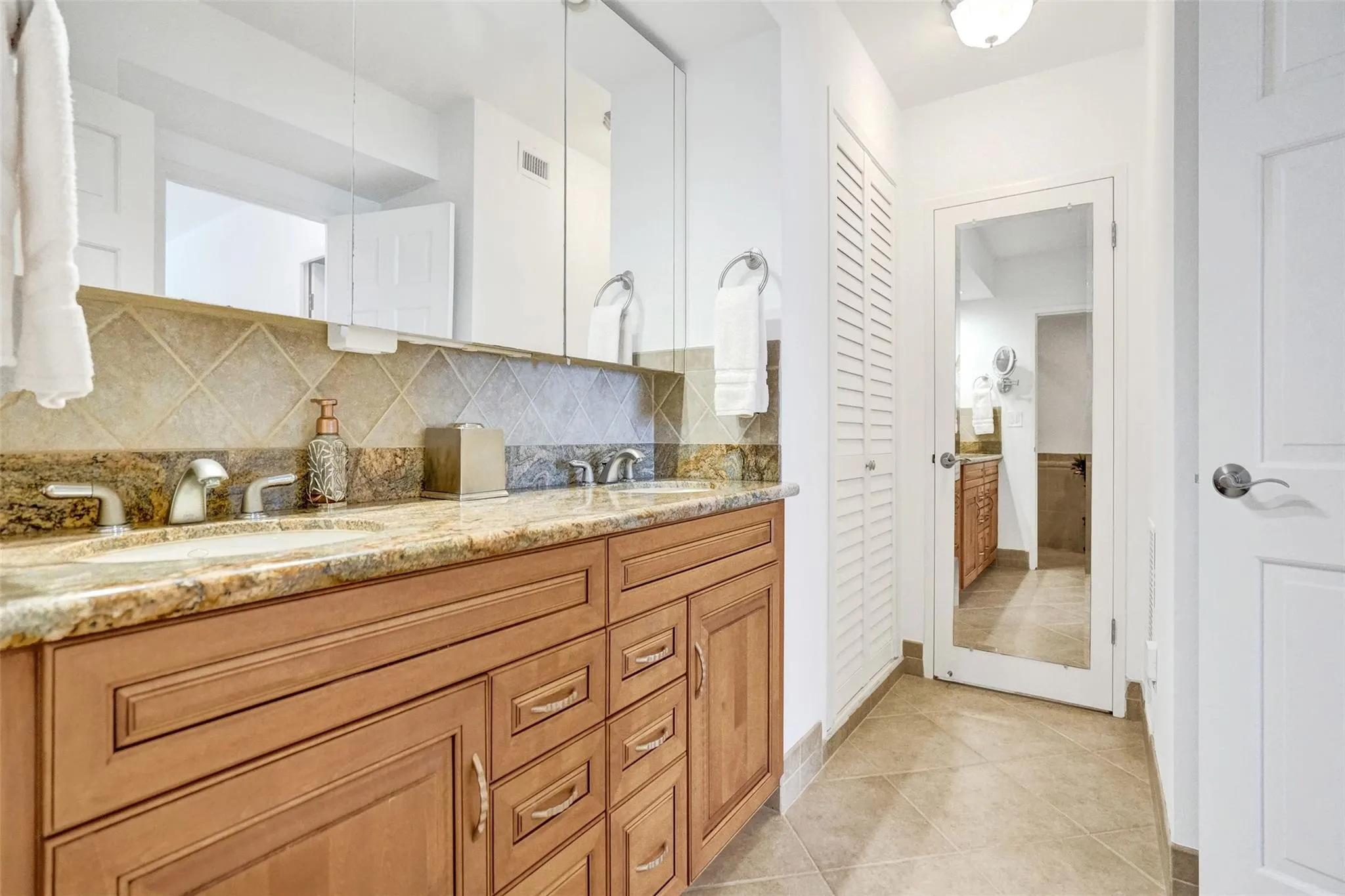 3900 N Ocean Dr, #9C