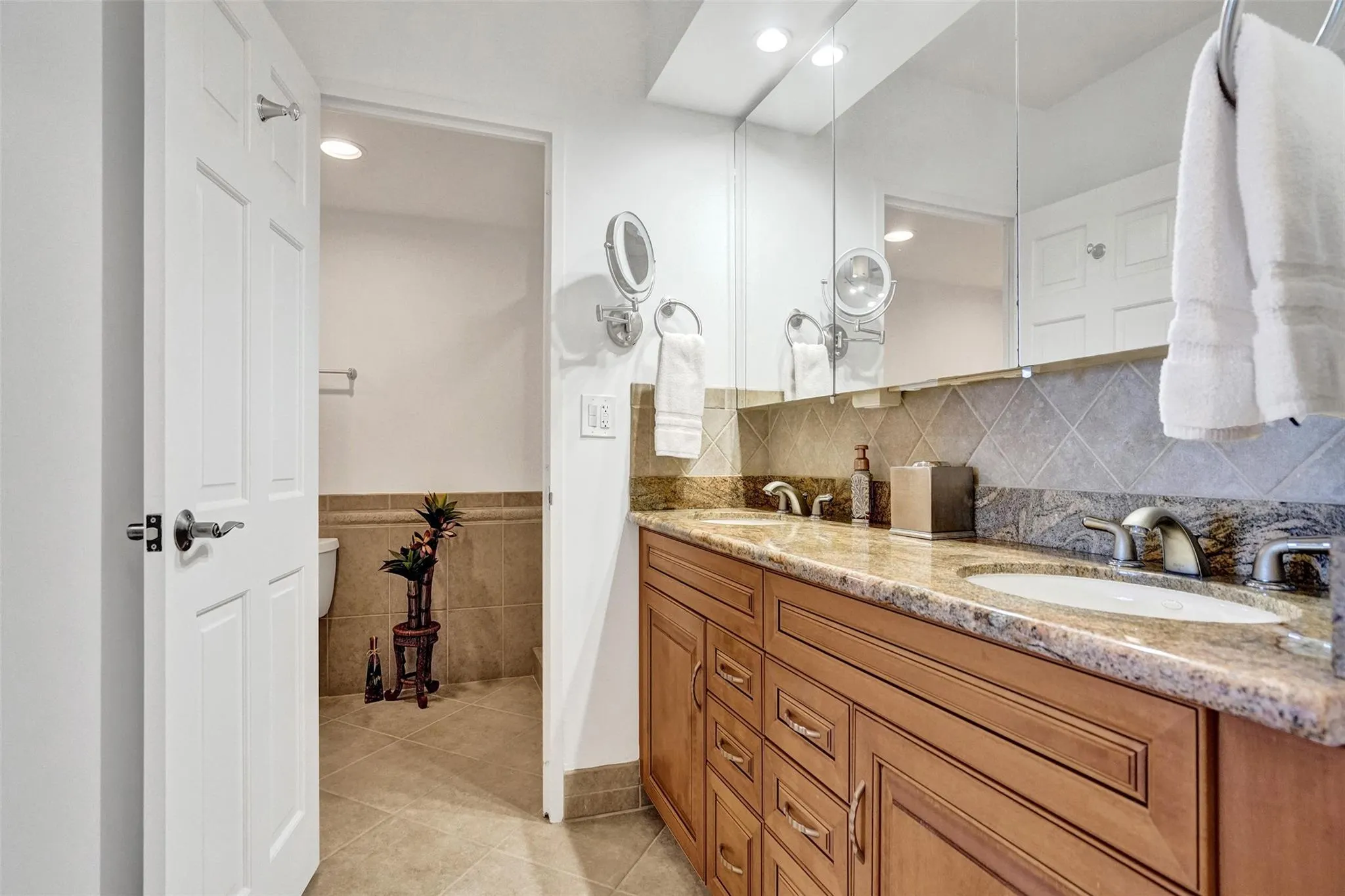3900 N Ocean Dr, #9C