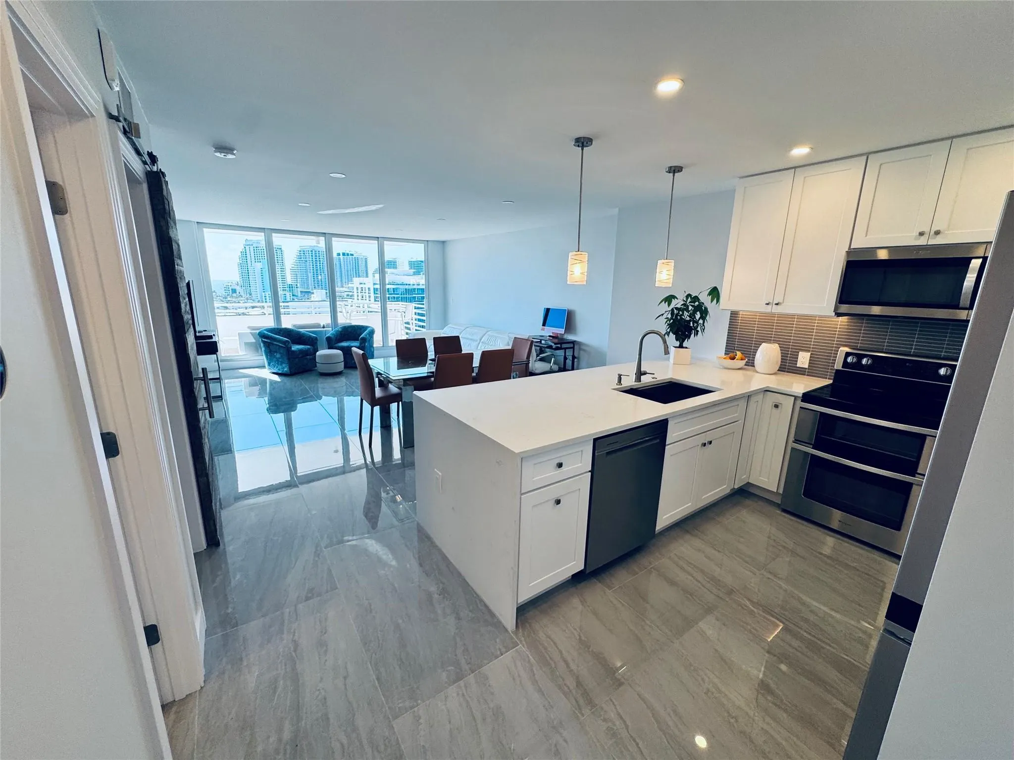 888 Intracoastal Dr, #12B
