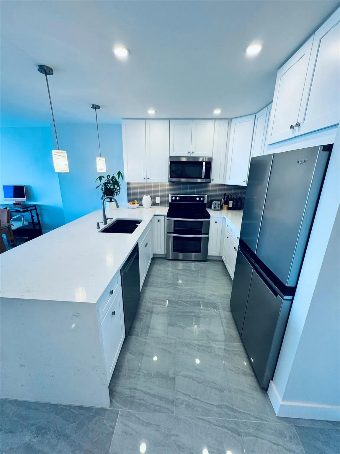 888 Intracoastal Dr, #12B