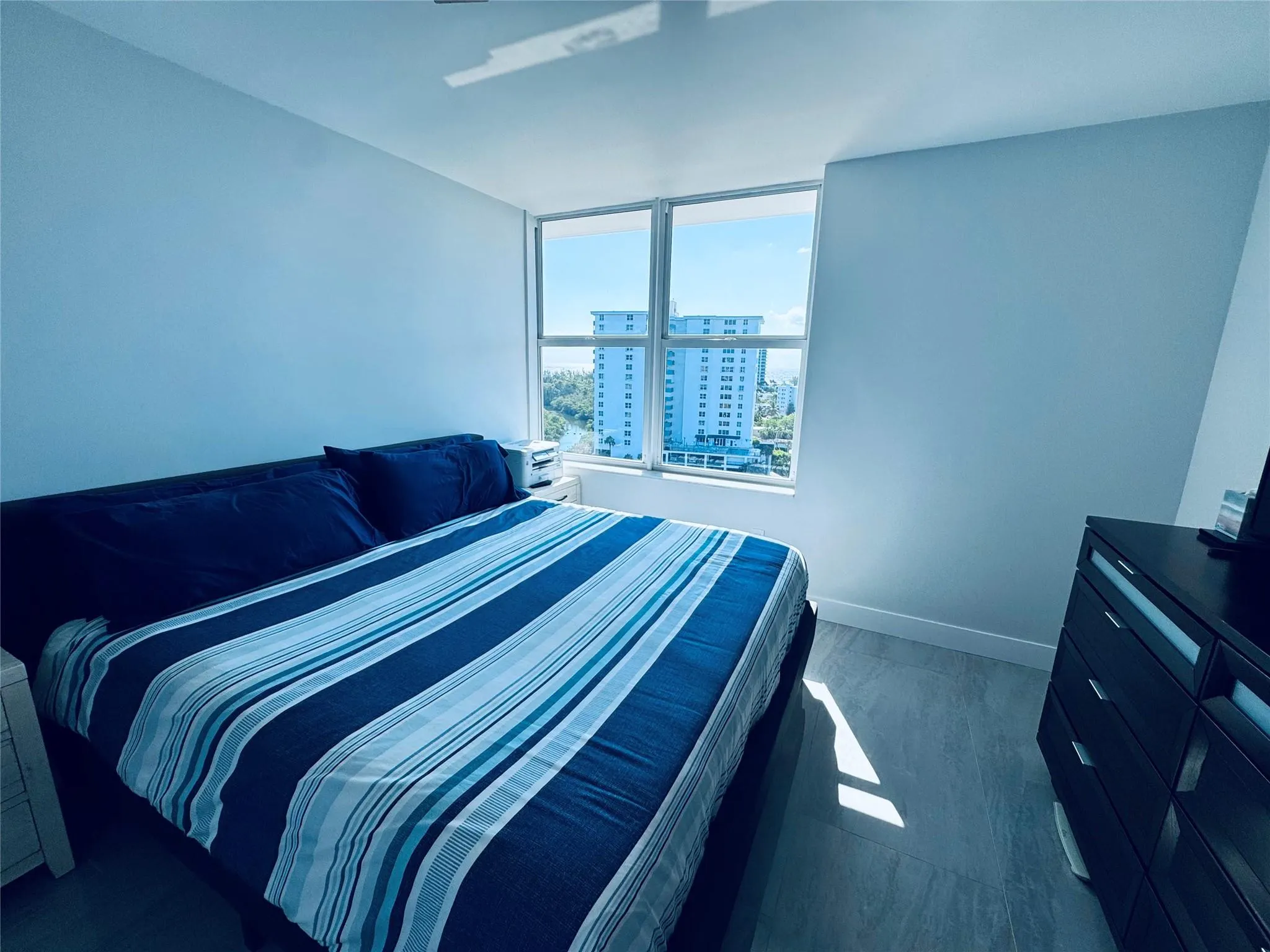888 Intracoastal Dr, #12B