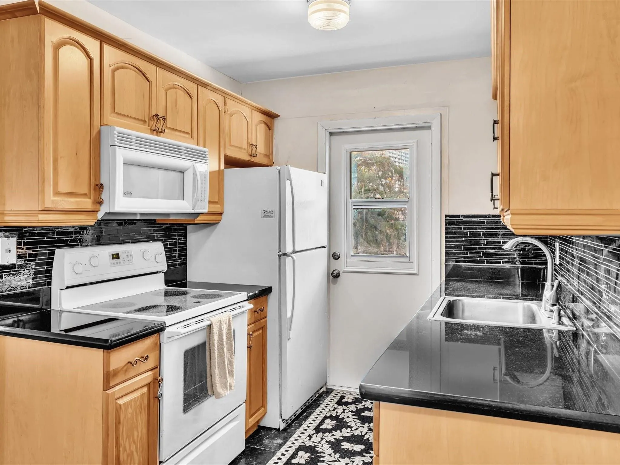 224 Hibiscus Avenue, #258
