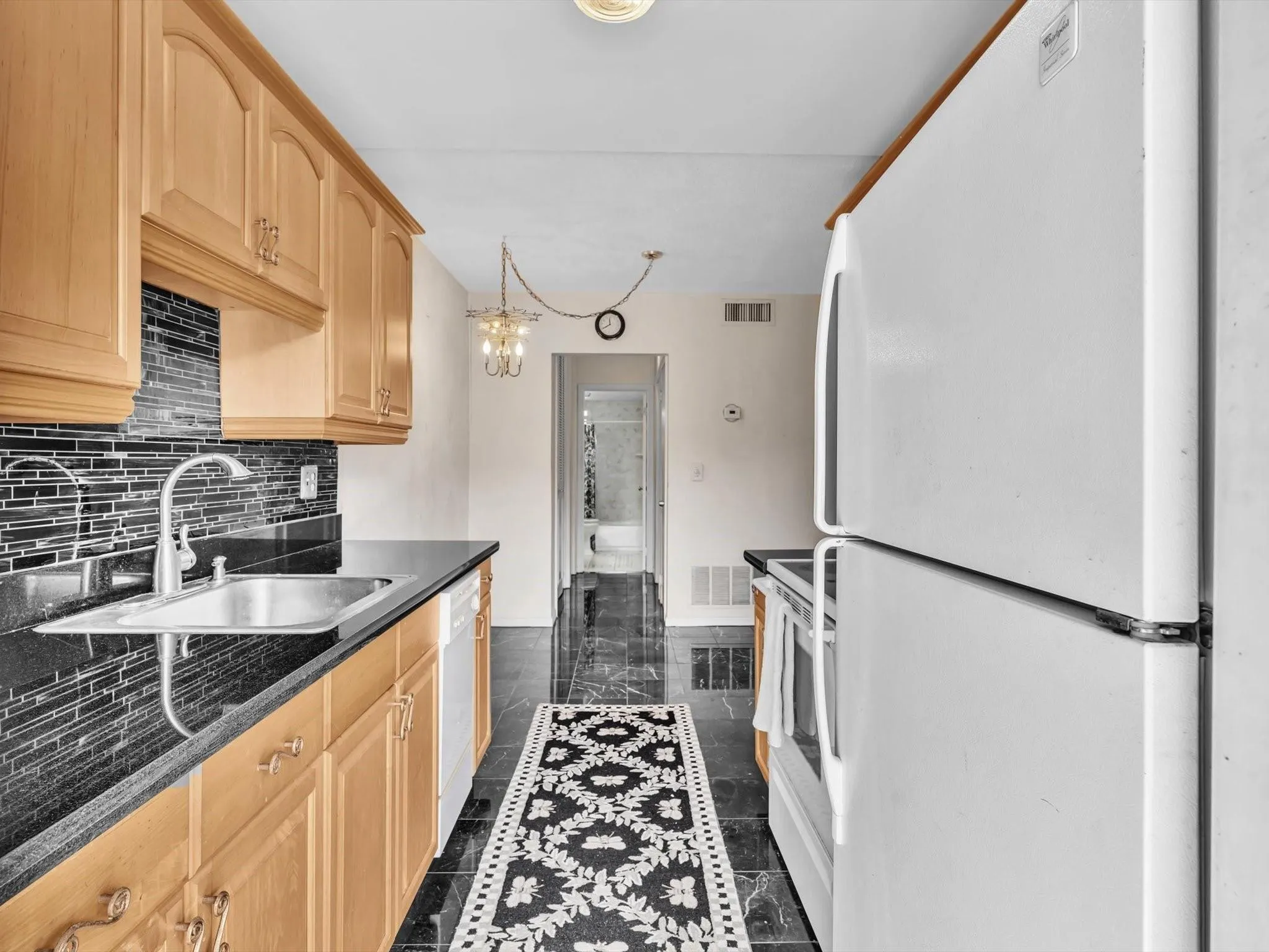 224 Hibiscus Avenue, #258