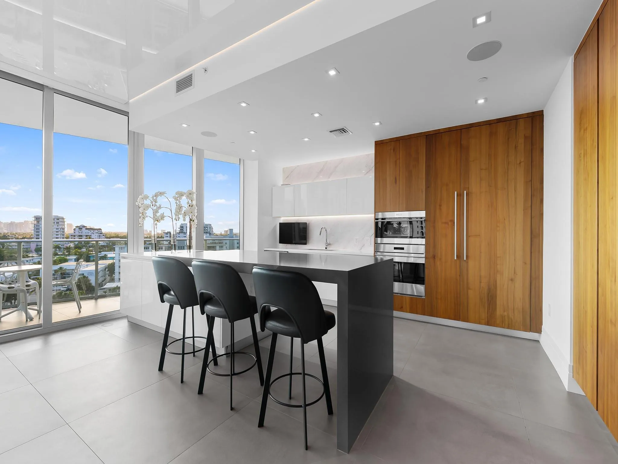 701 N Fort Lauderdale Beach Blvd, #605