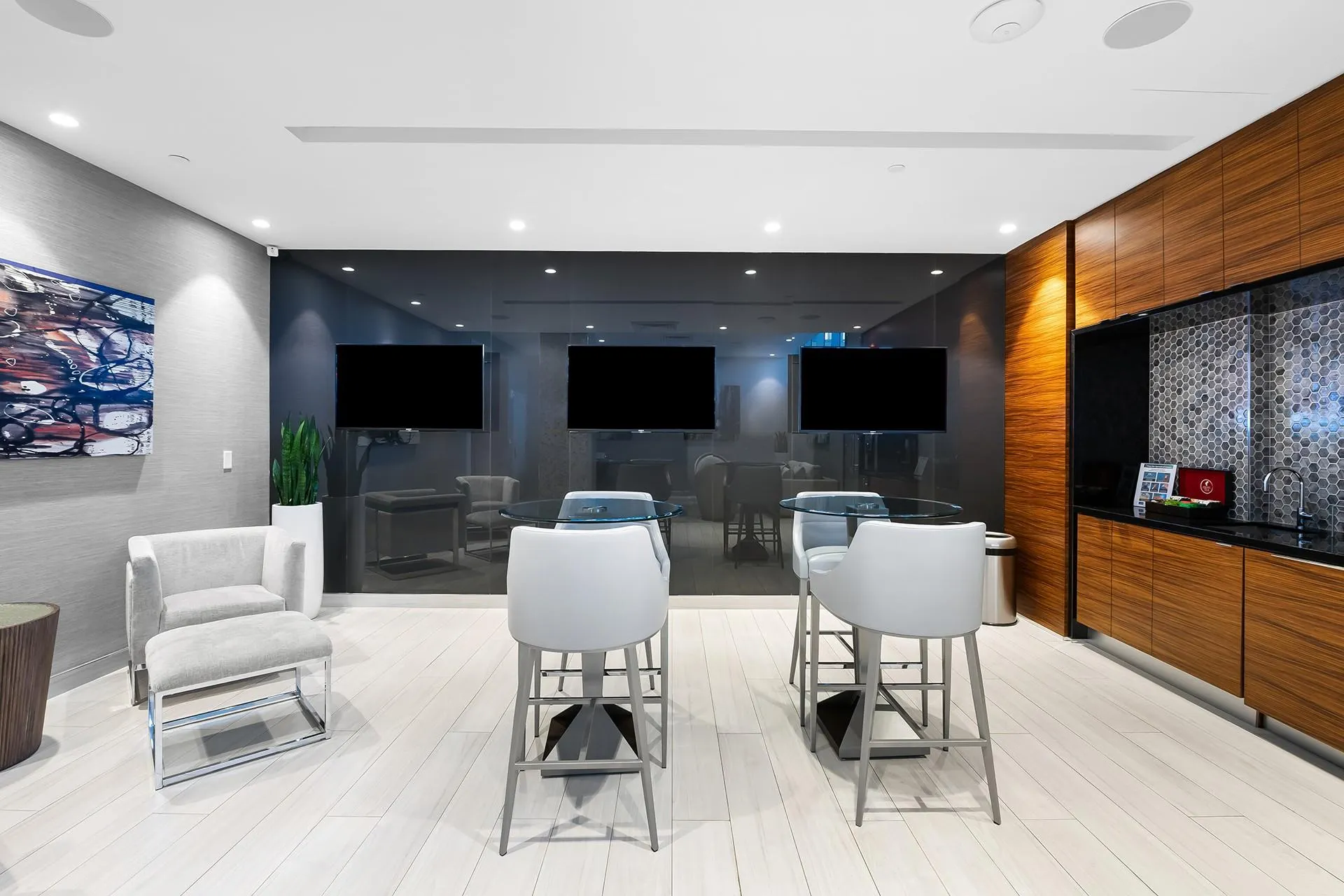 701 N Fort Lauderdale Beach Blvd, #605