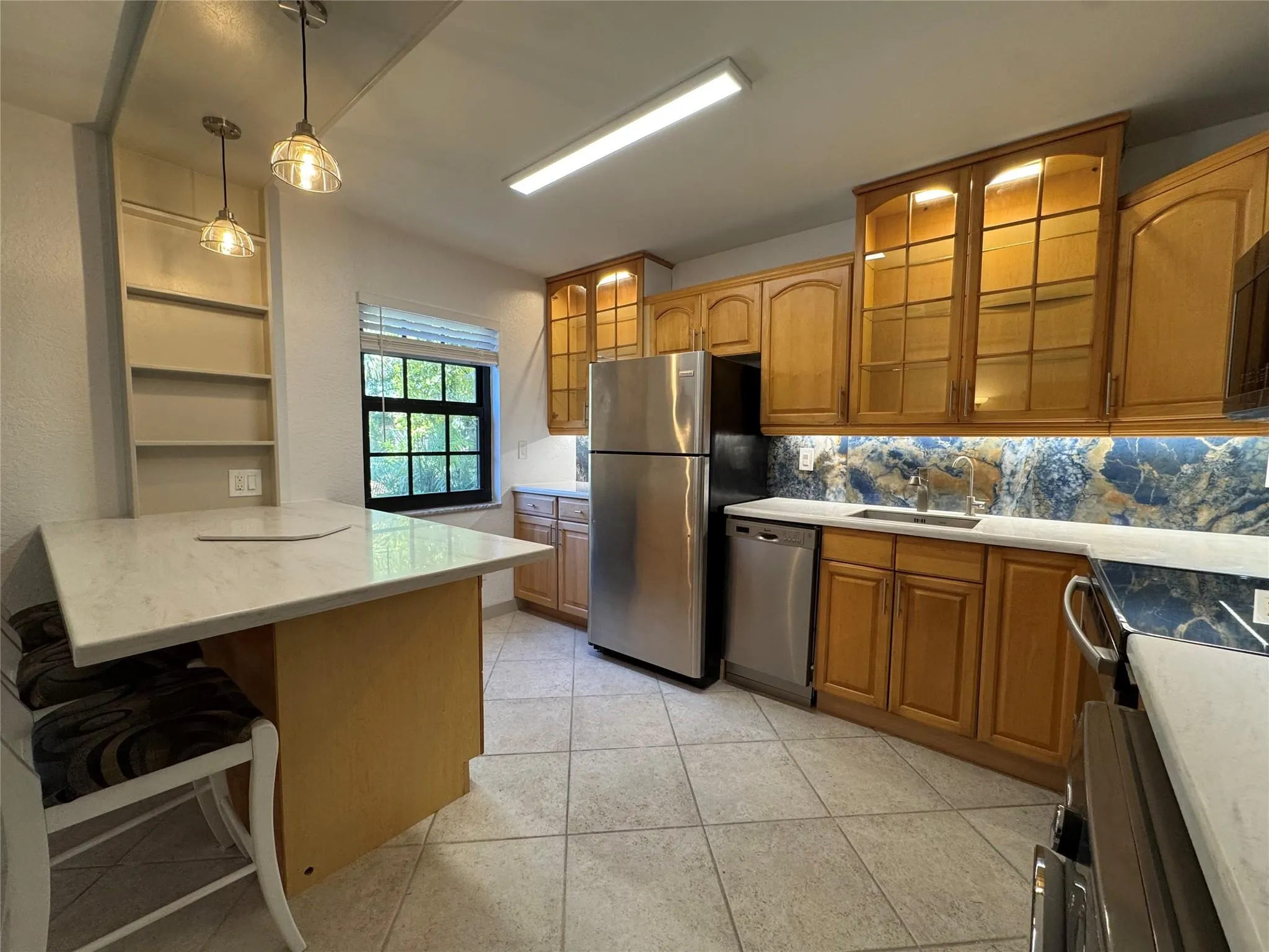 815 NE 28th St, #104