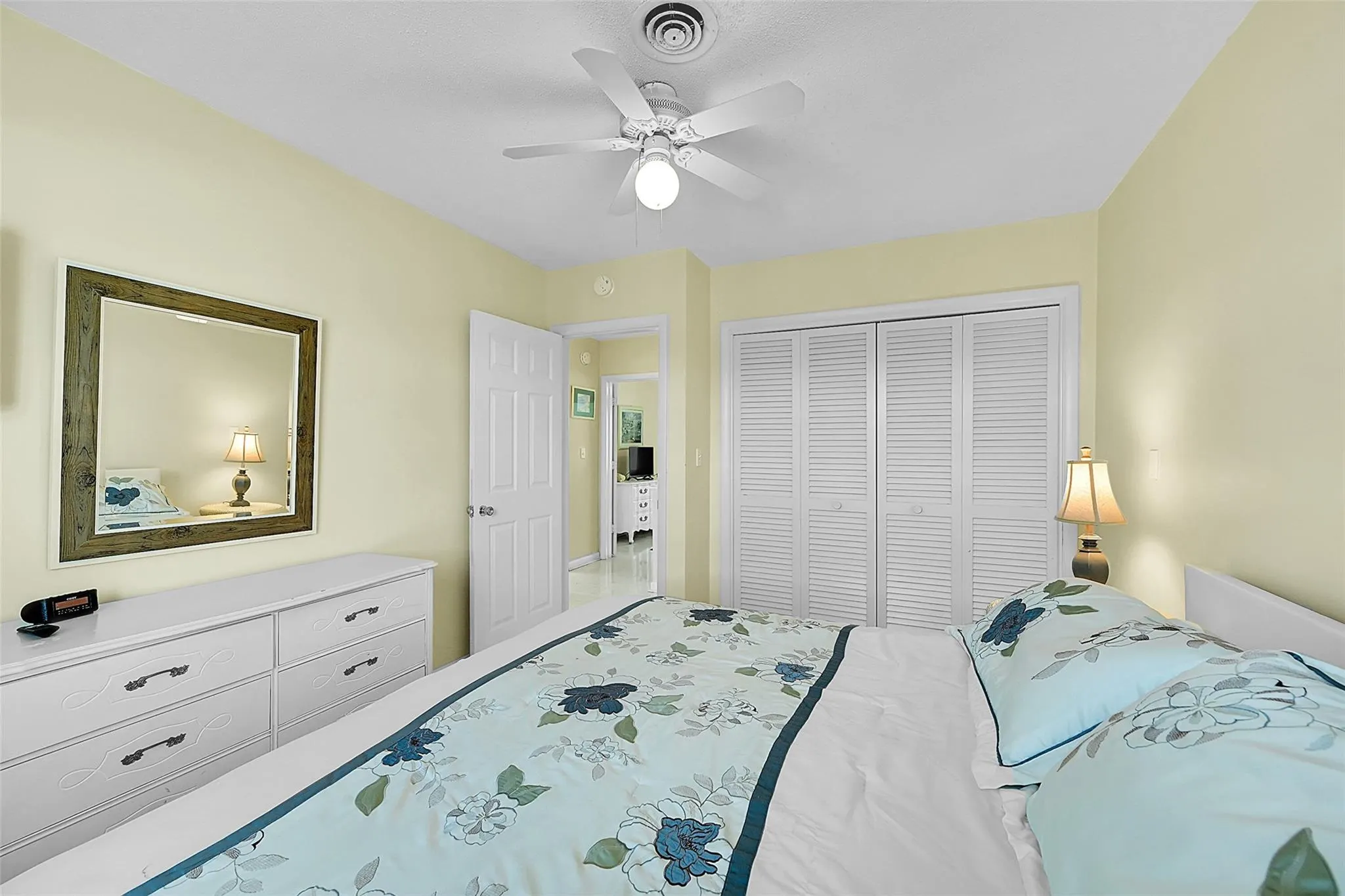 5400 N Ocean Blvd, #20