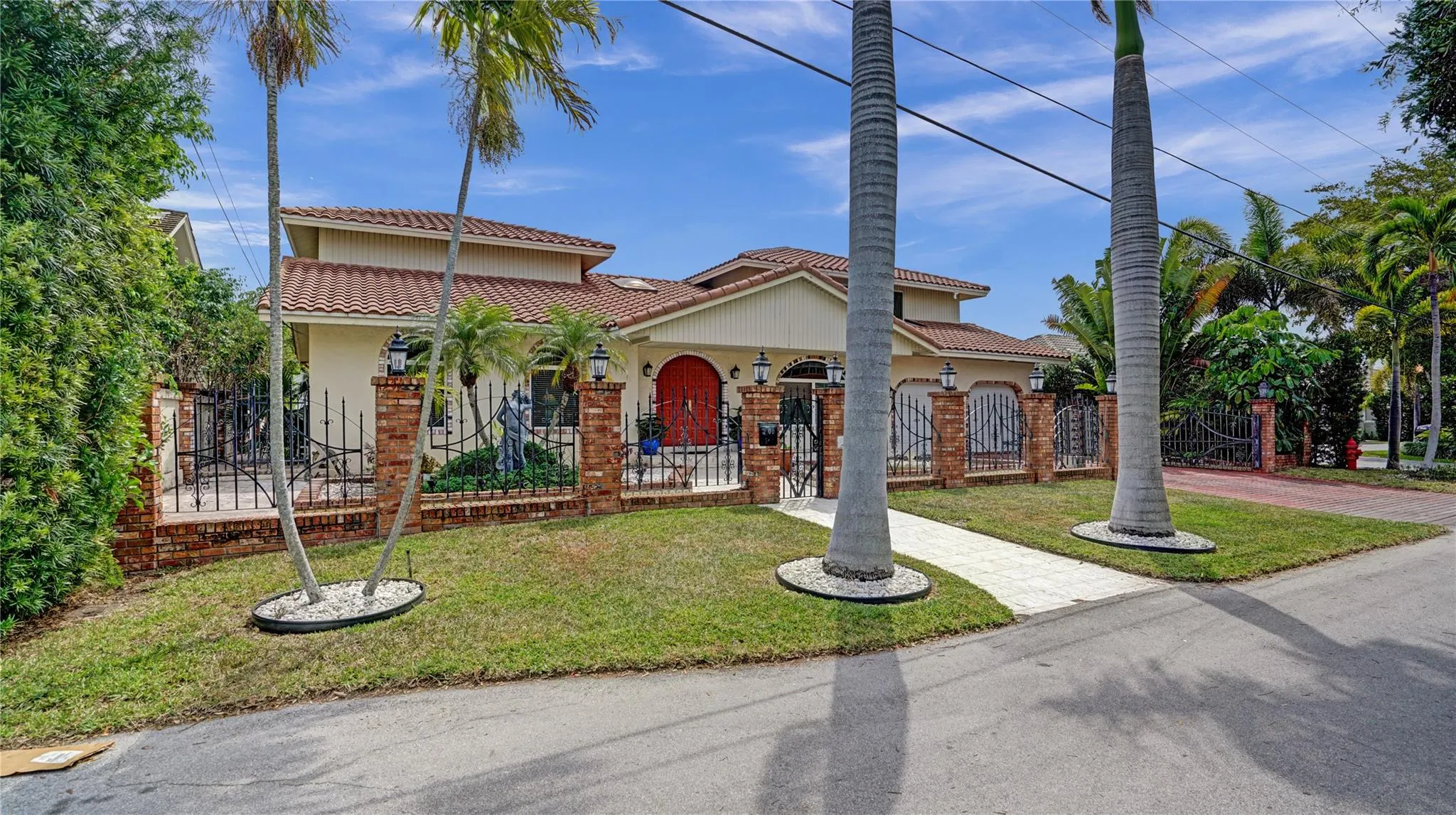 3100 NE 47th St
