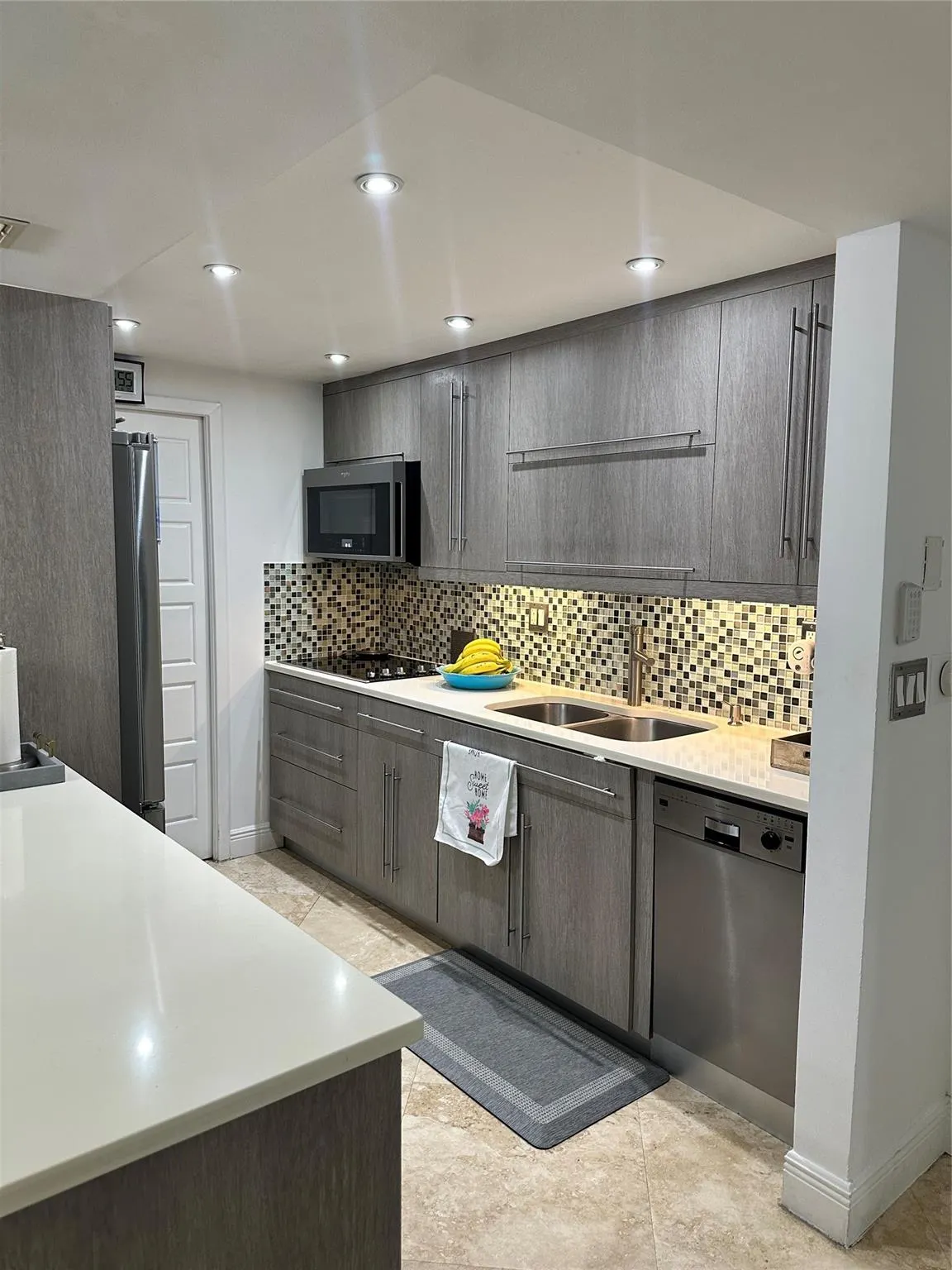120 Lakeview Dr, #116