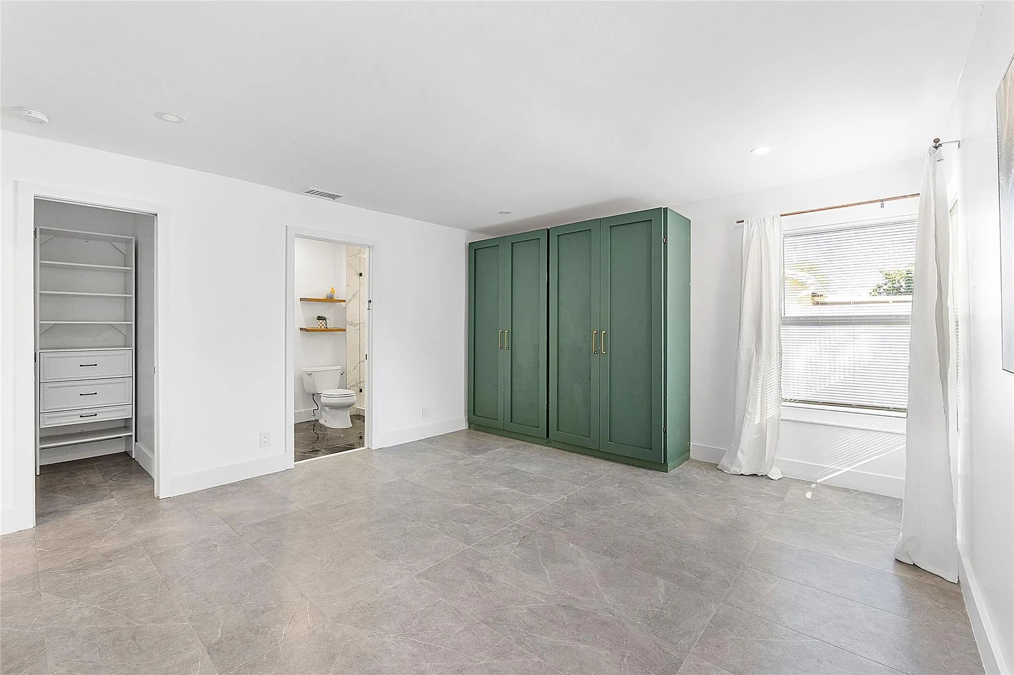 352 NW 41st Ave
