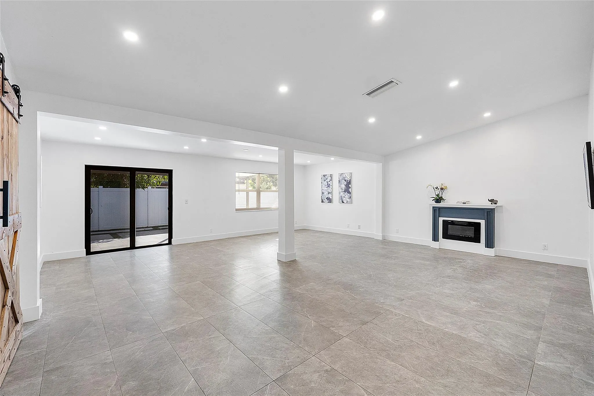352 NW 41st Ave