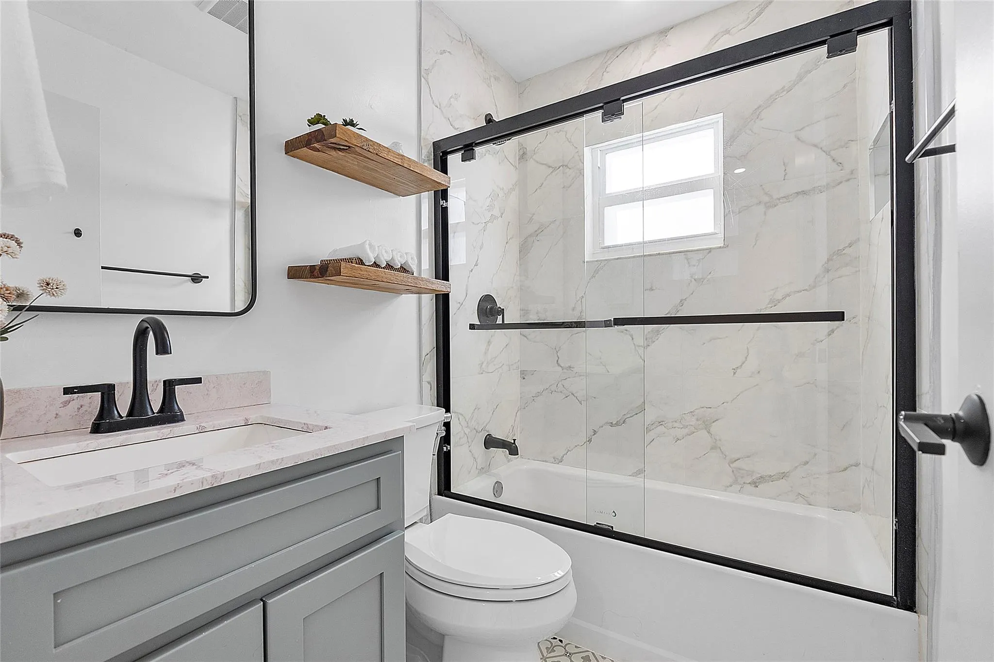 352 NW 41st Ave