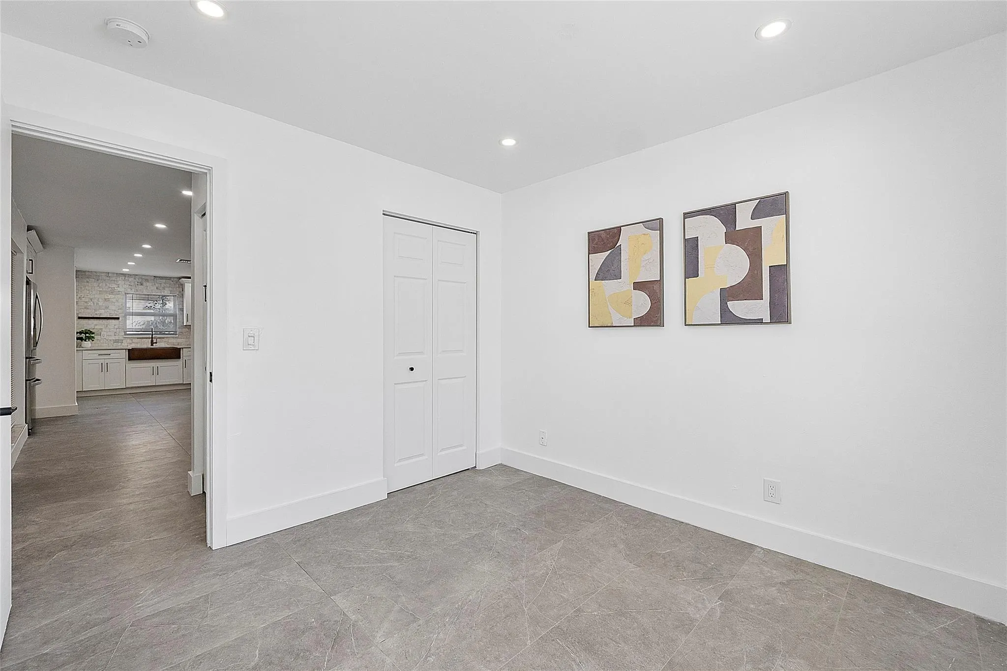 352 NW 41st Ave