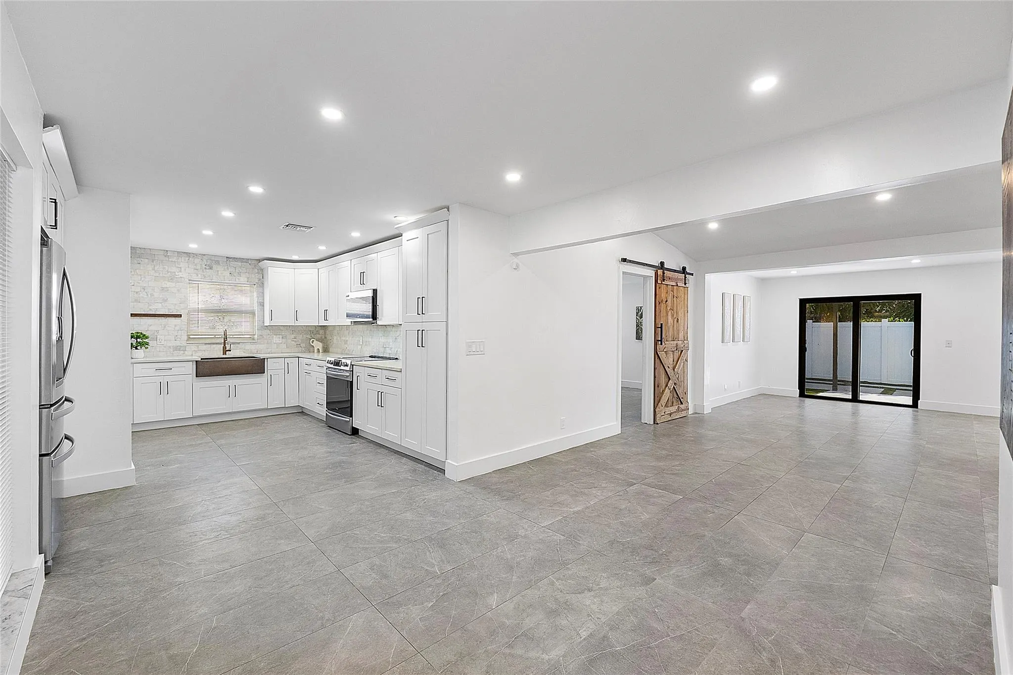 352 NW 41st Ave