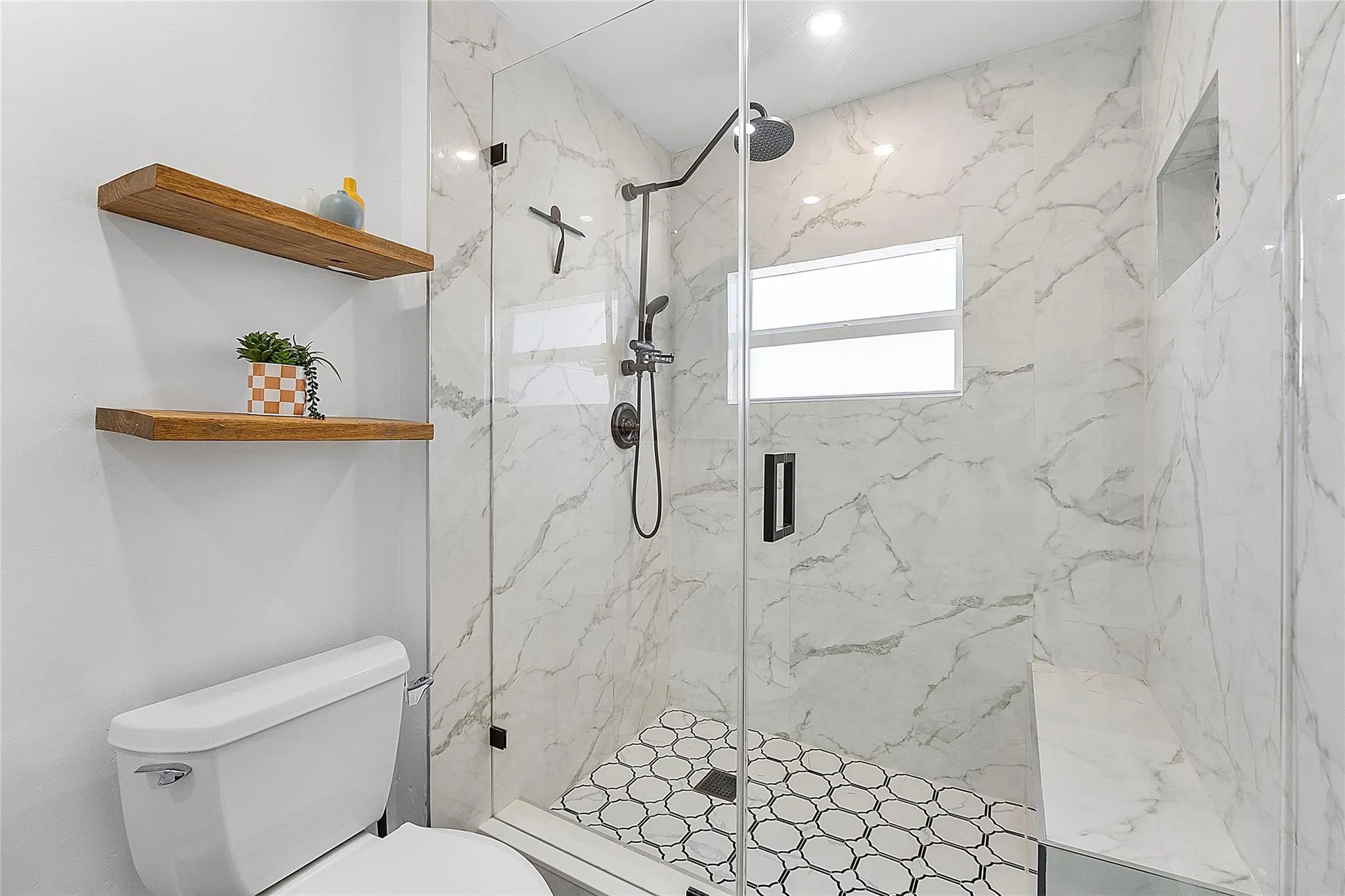 352 NW 41st Ave