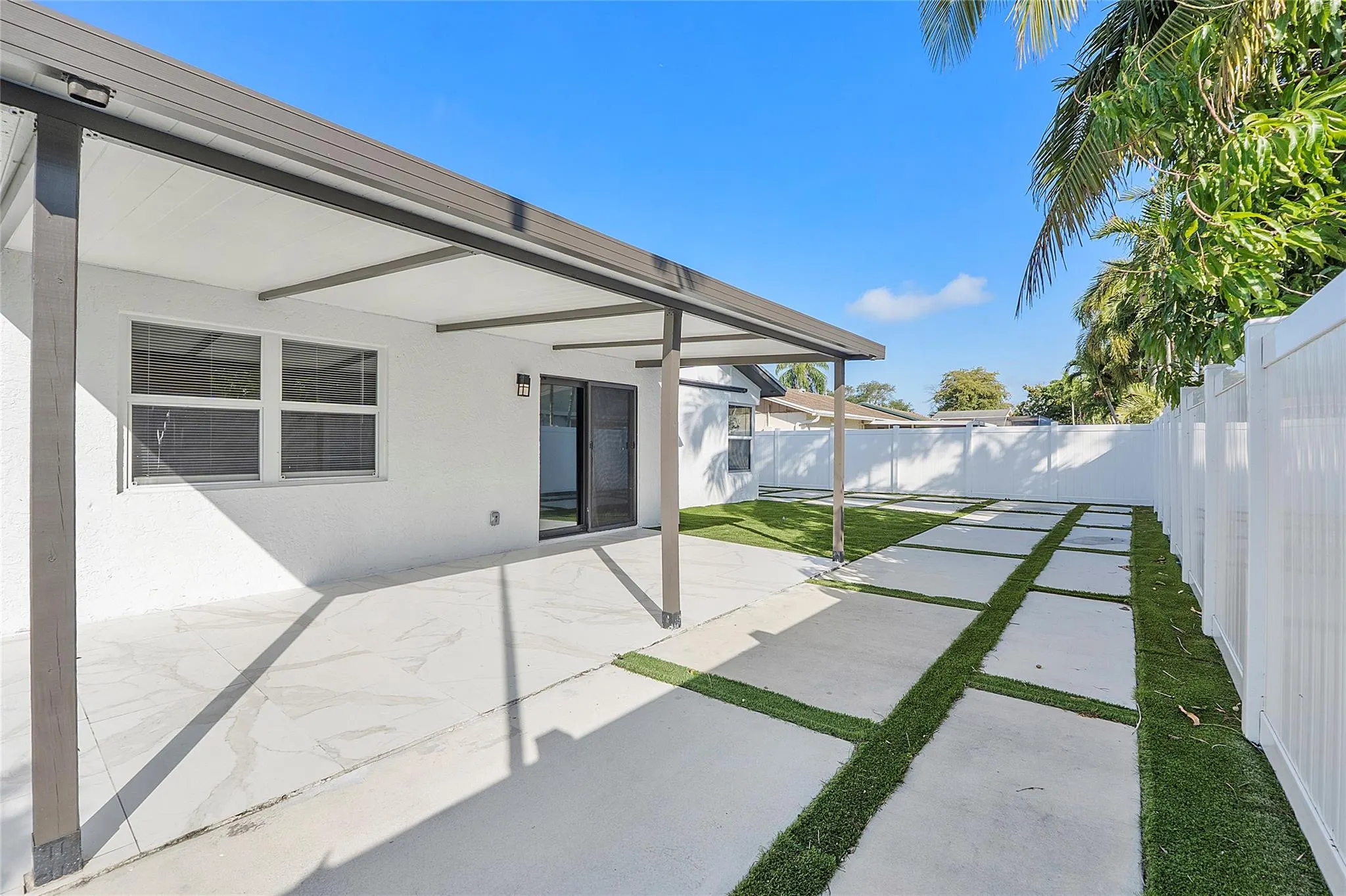 352 NW 41st Ave