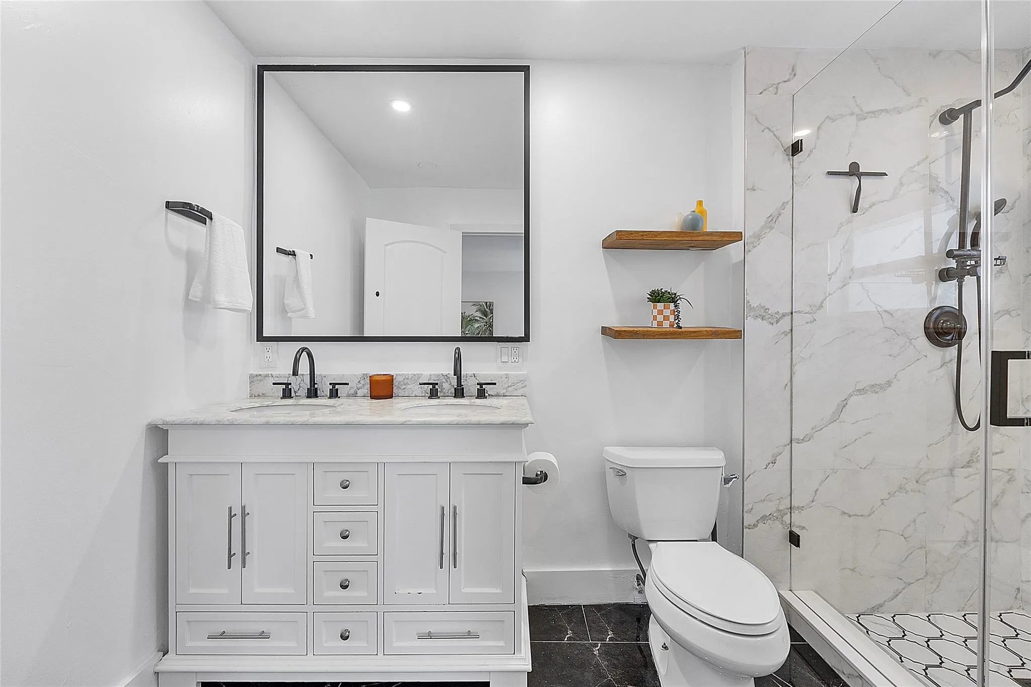 352 NW 41st Ave