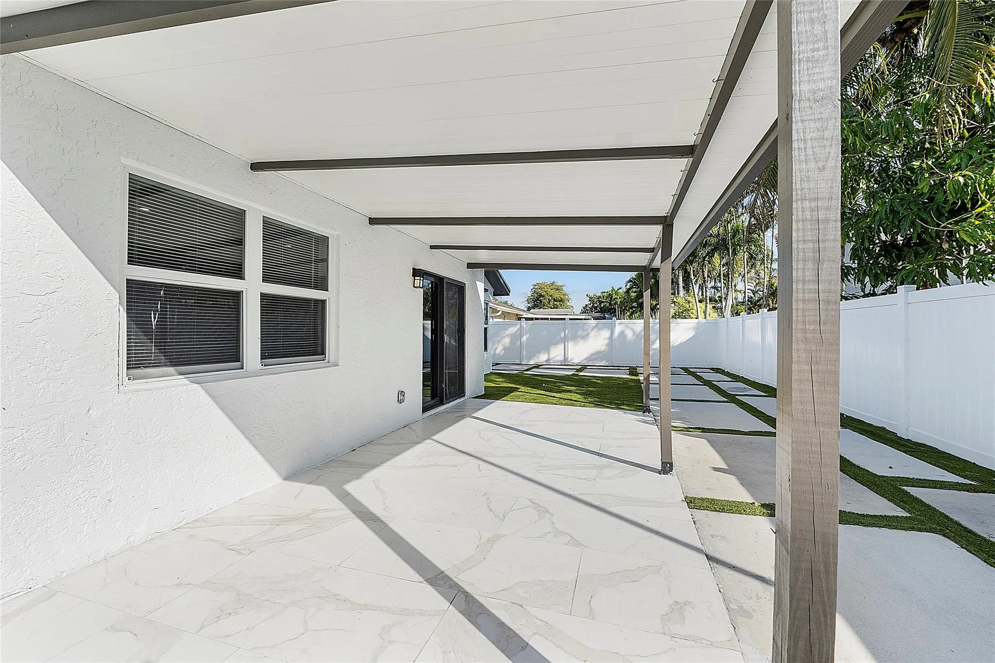 352 NW 41st Ave