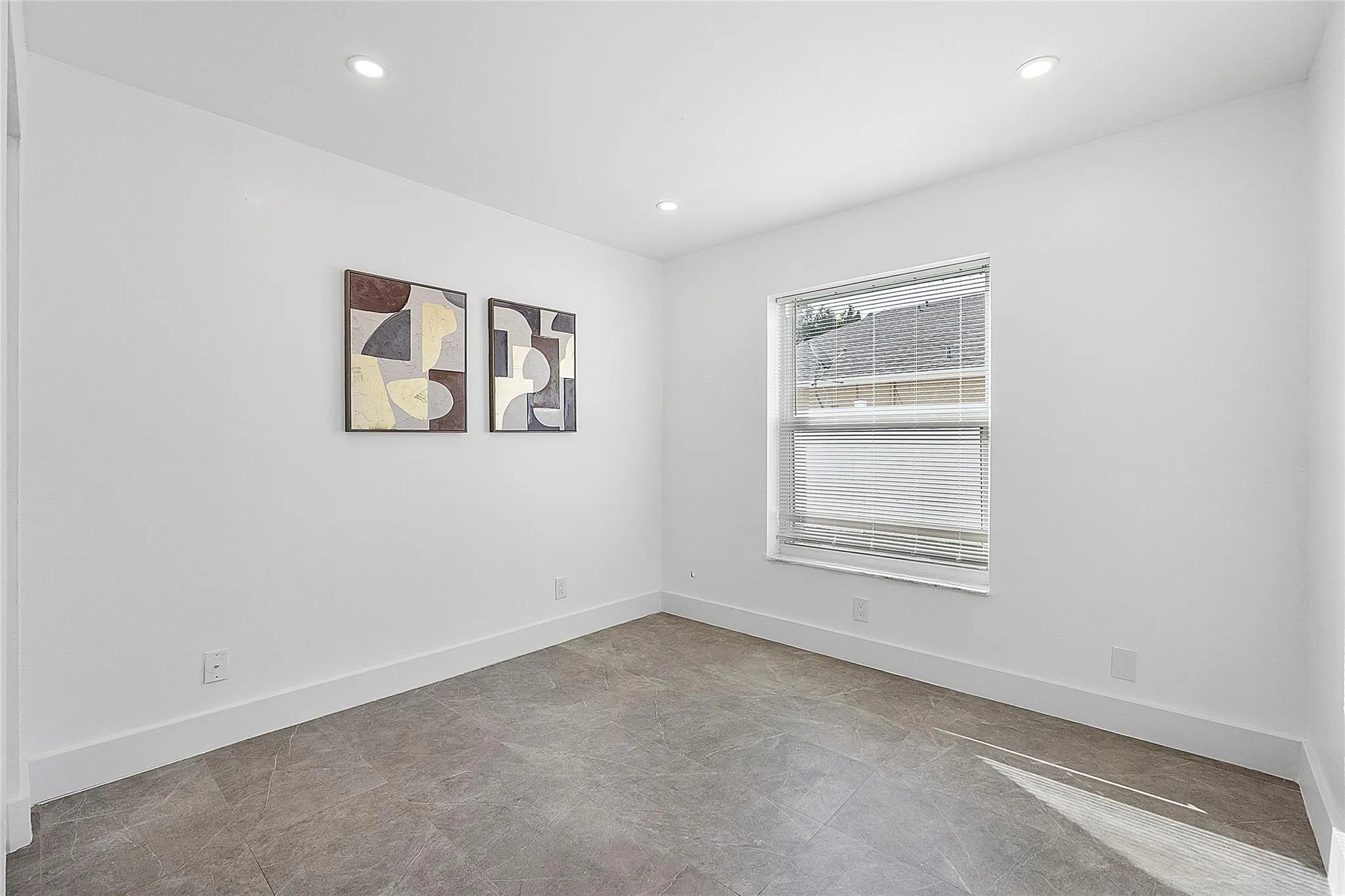 352 NW 41st Ave