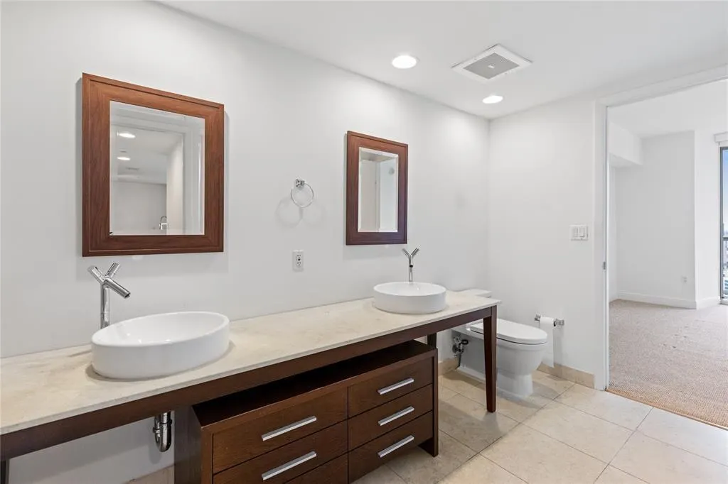 465 Brickell Ave, #2706