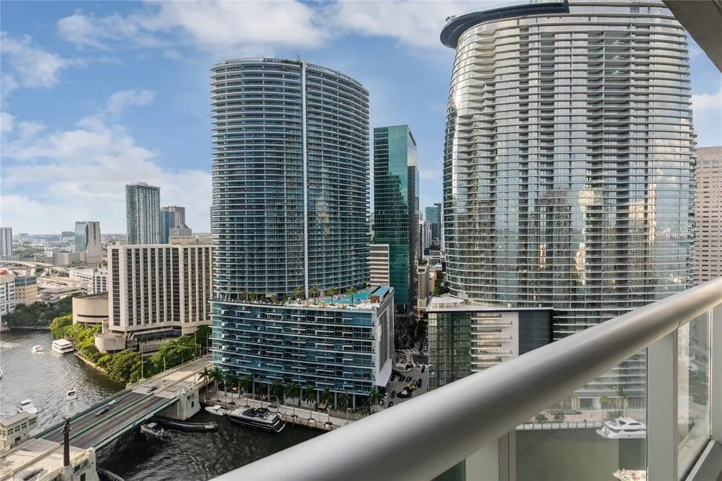 465 Brickell Ave, #2706