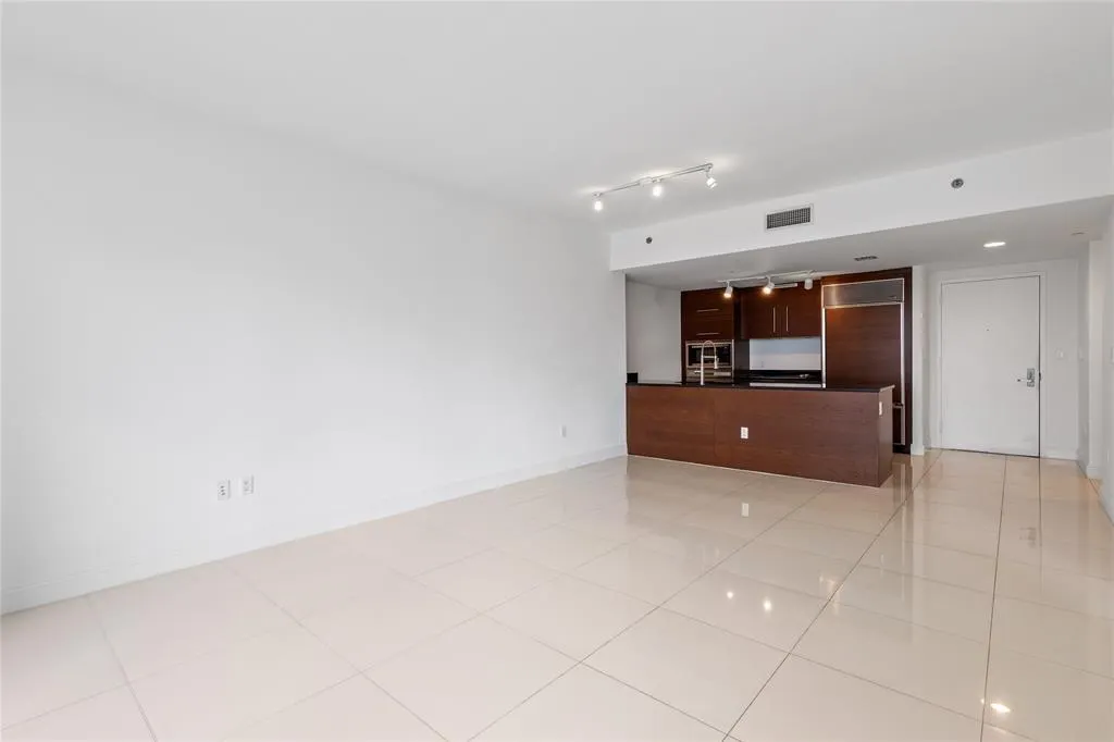 465 Brickell Ave, #2706