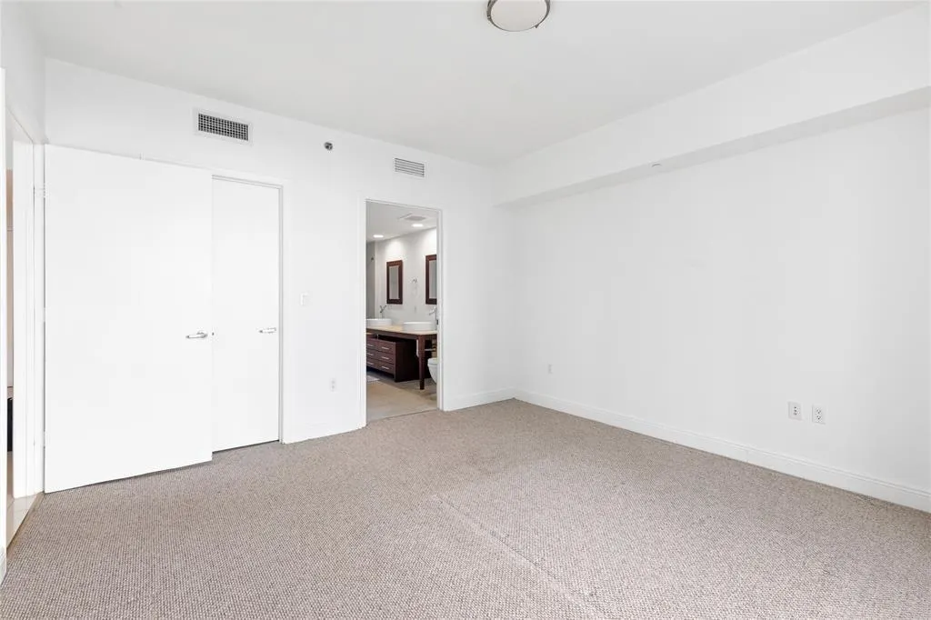 465 Brickell Ave, #2706