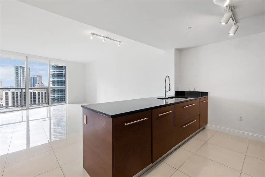 465 Brickell Ave, #2706