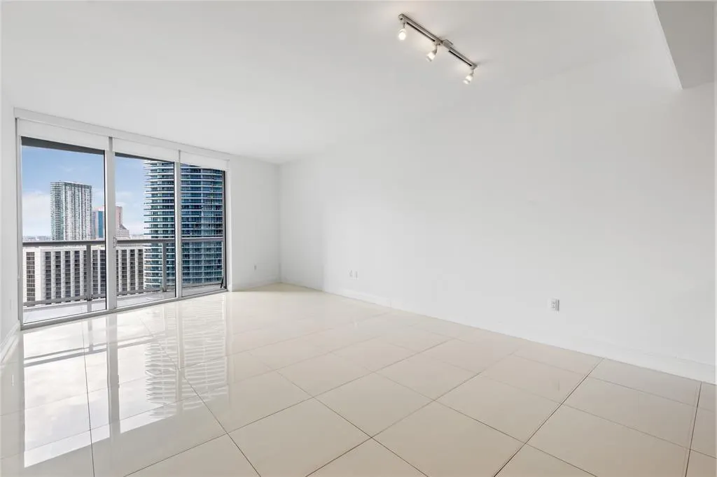 465 Brickell Ave, #2706