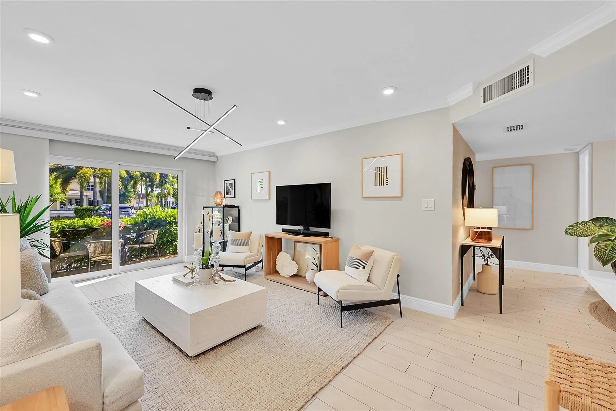 3004 NE 5th Ter, #102-C