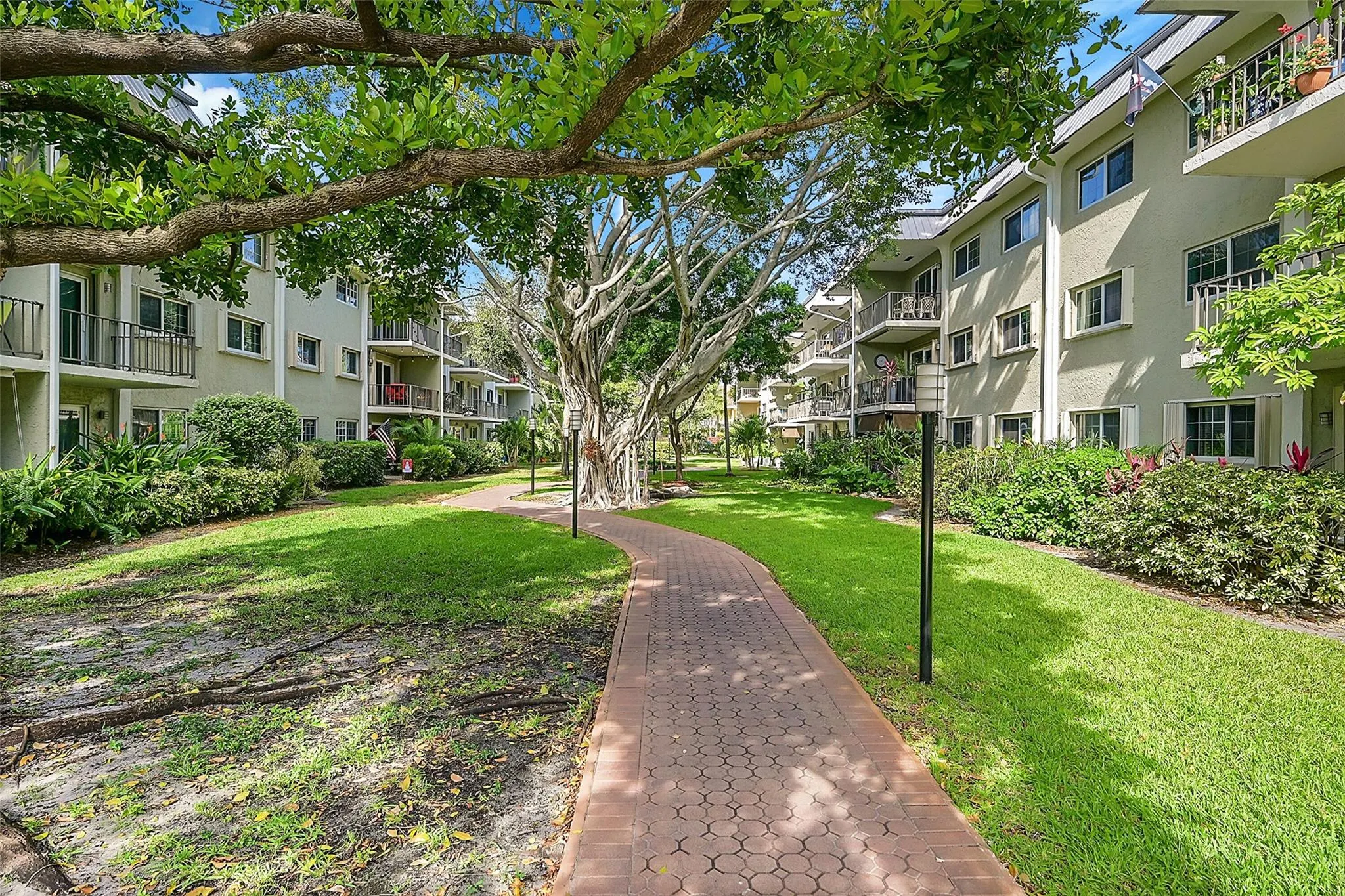 3004 NE 5th Ter, #102-C