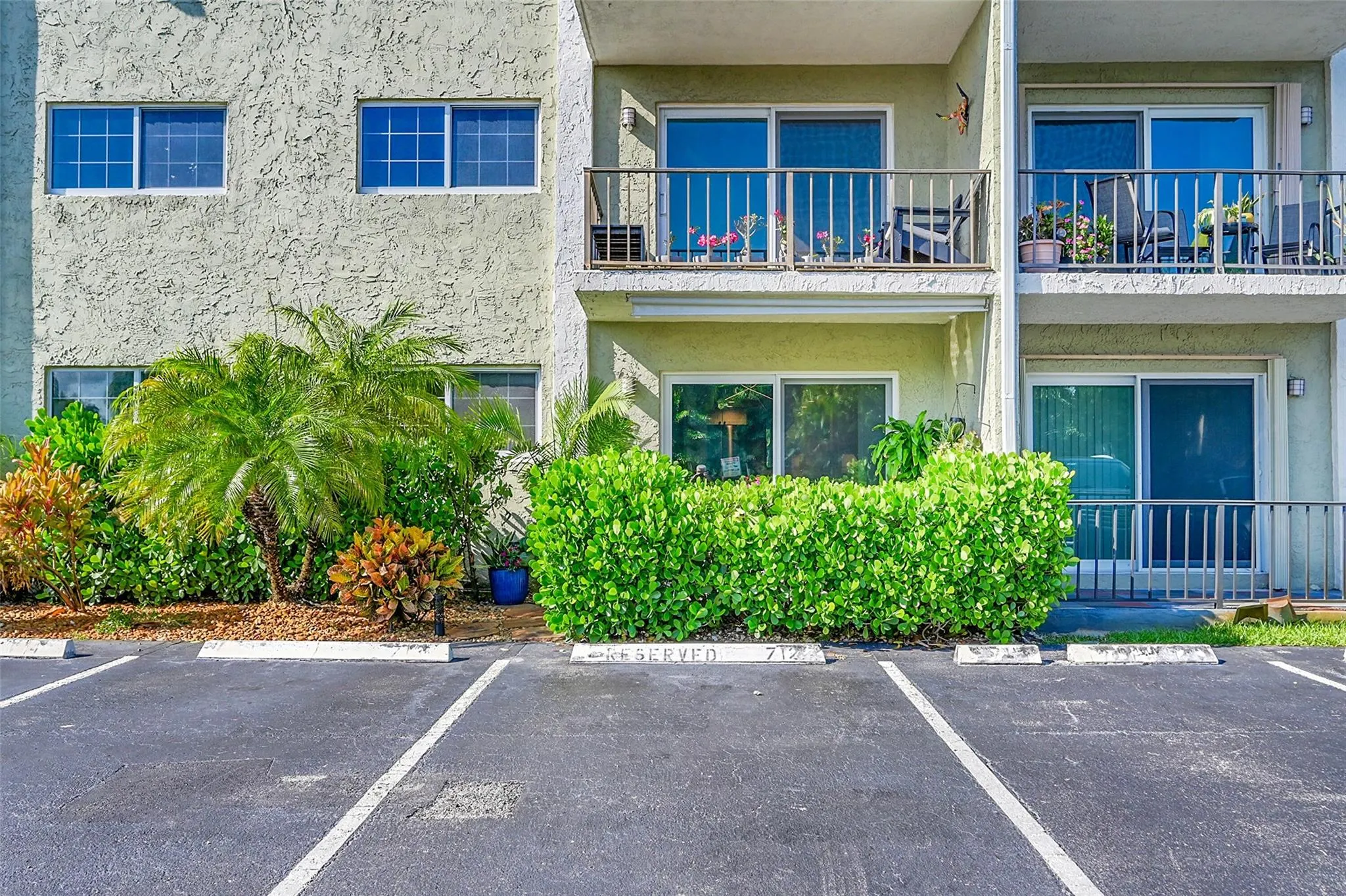 3004 NE 5th Ter, #102-C