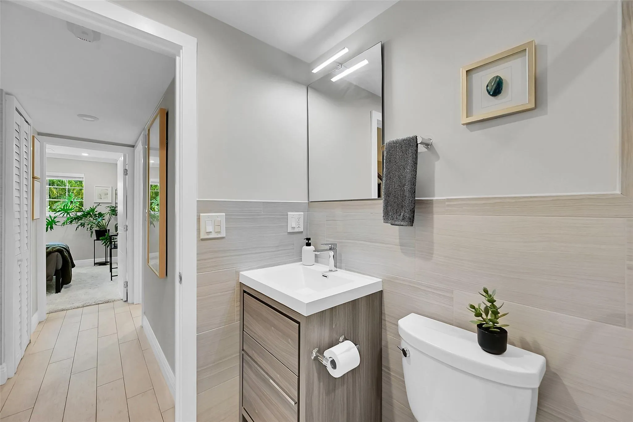 3004 NE 5th Ter, #102-C